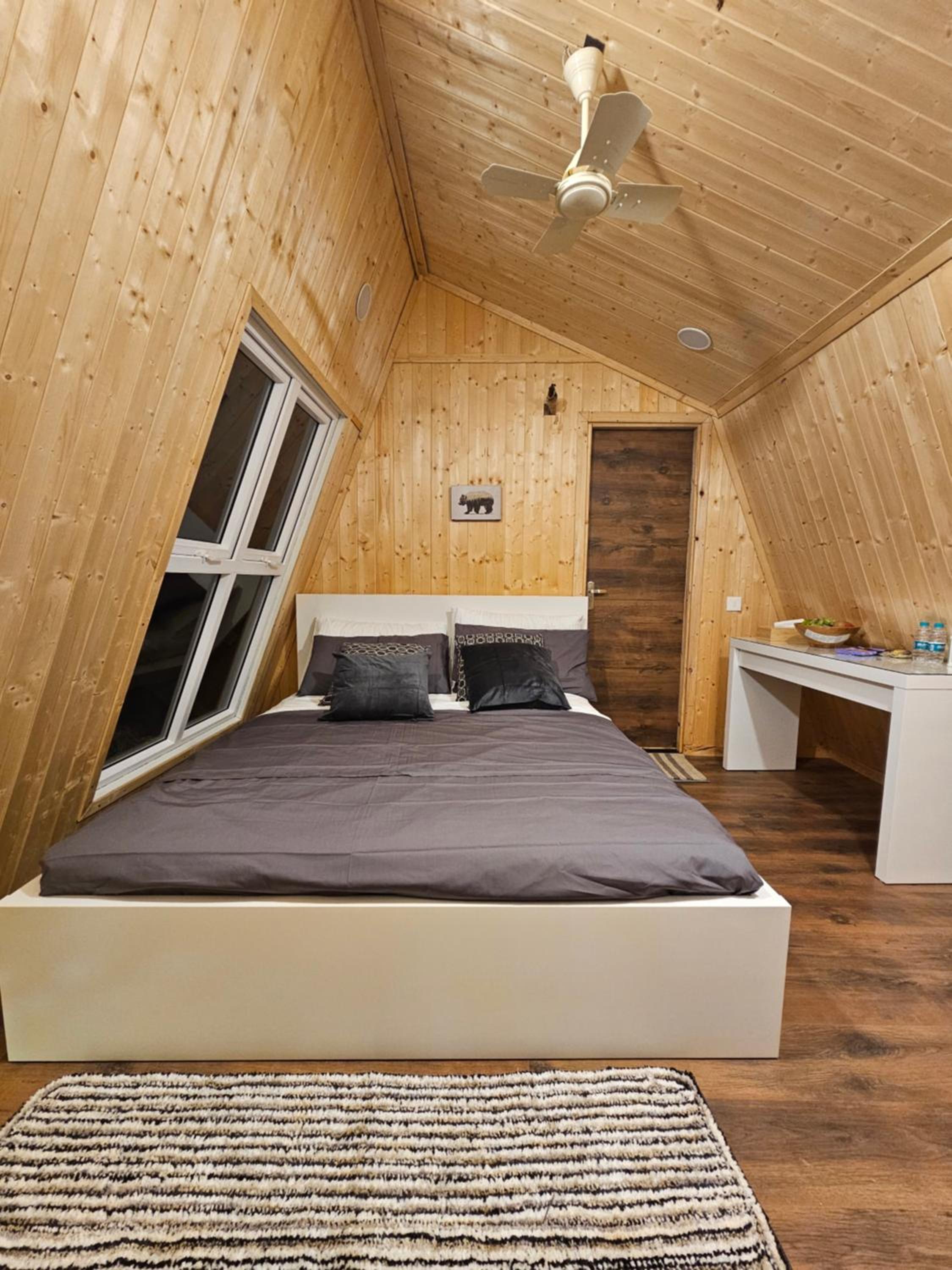 Deluxe Double Room with Bath photo 3
