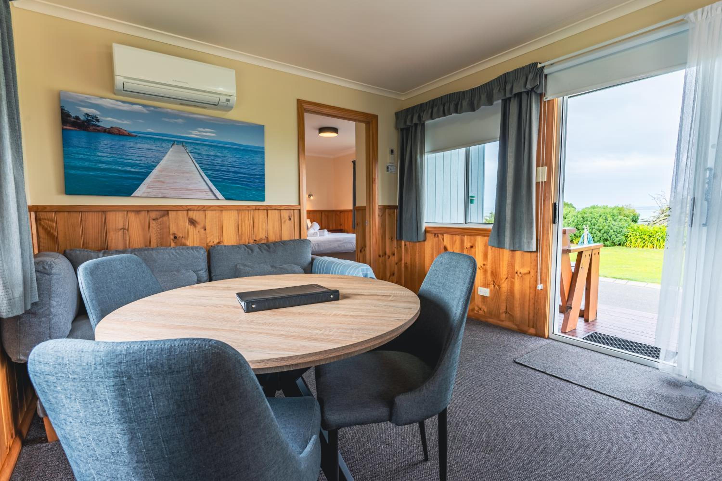 One-Bedroom Villa with Spa Bath - Waterfront photo 3