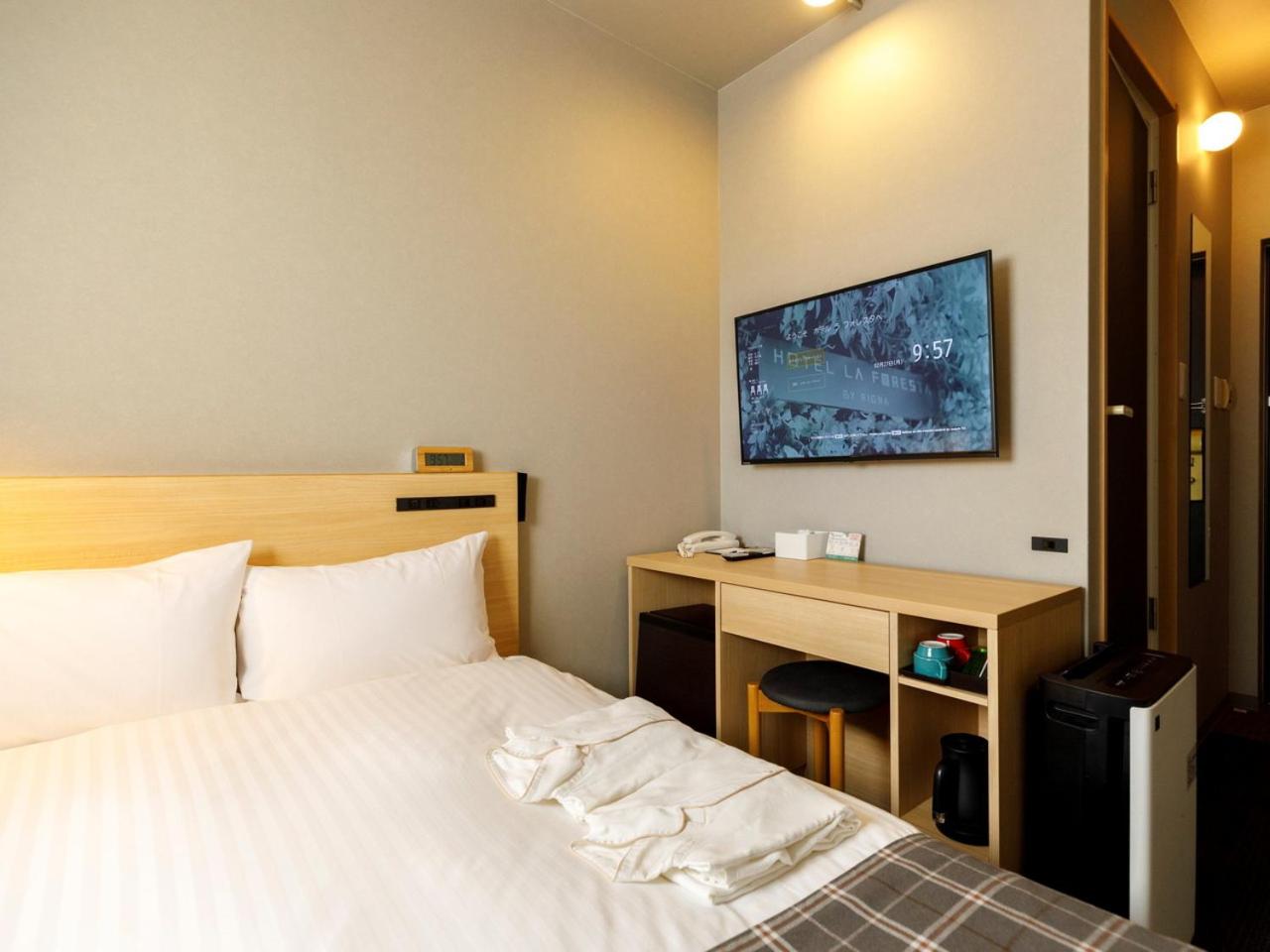 Double Room with Small Double Bed - Non-Smoking photo 1