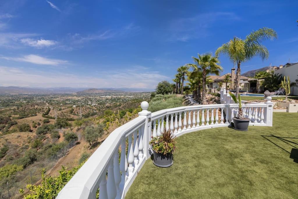 Villa photo 3
