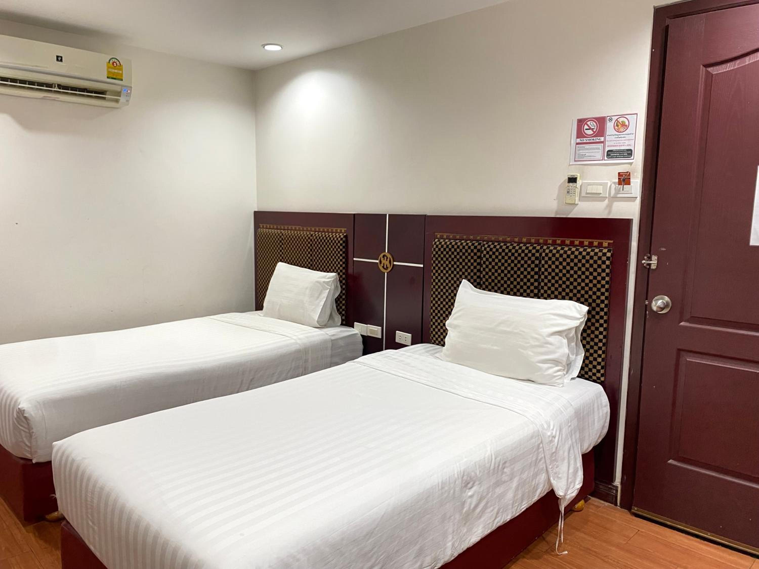 Budget Twin Room photo 1