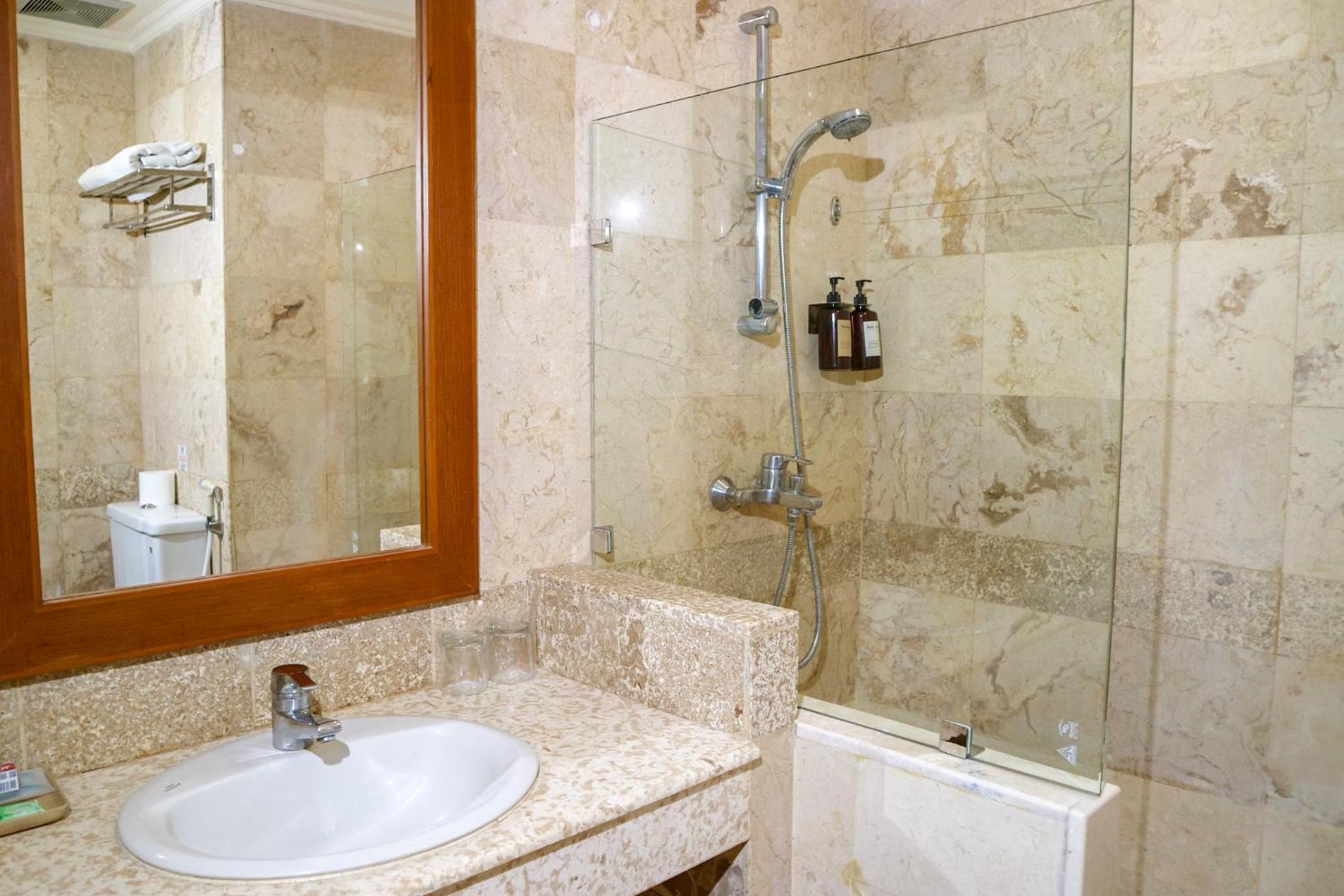 Double or Twin Room with Pool Access - Photo 2