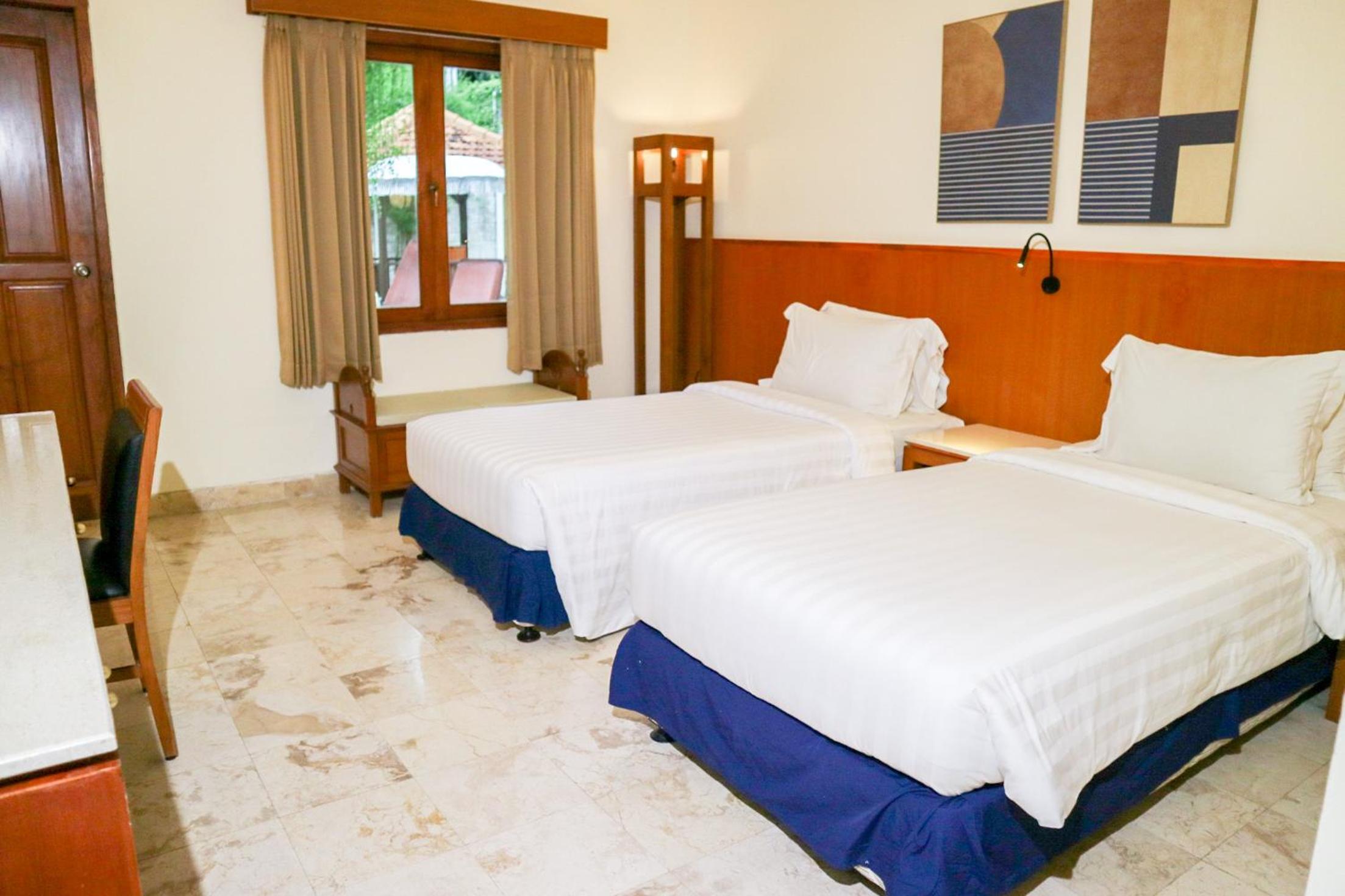 Double or Twin Room with Pool Access - Photo 5