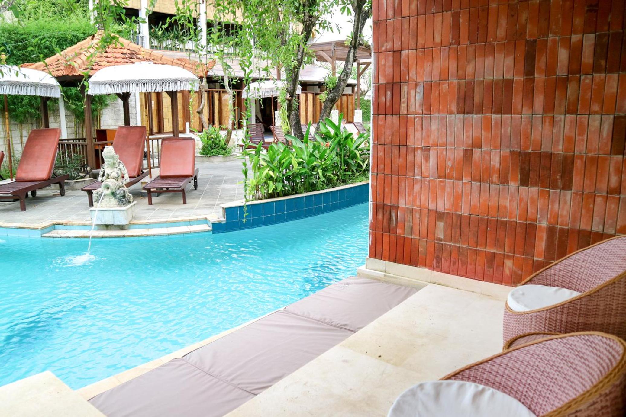 Double or Twin Room with Pool Access - Photo 29