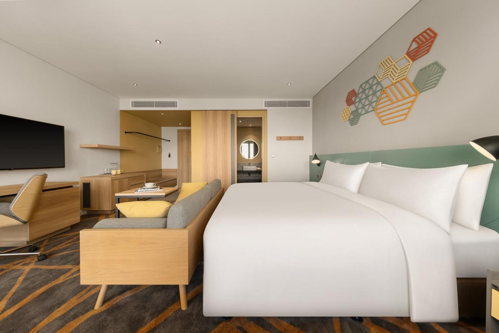 Deluxe Double Room with Balcony photo 3