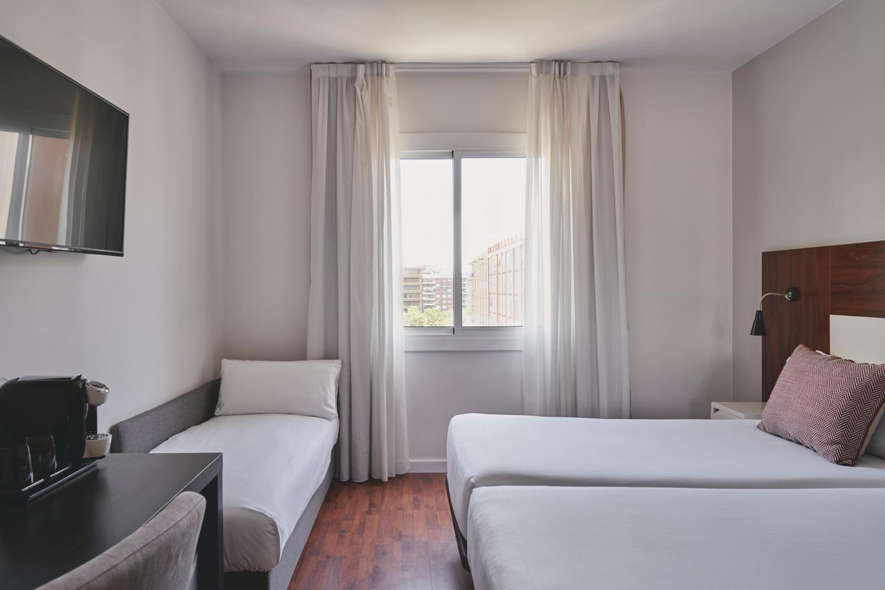 Double Room (2 Adults + 1 Child ) photo 2
