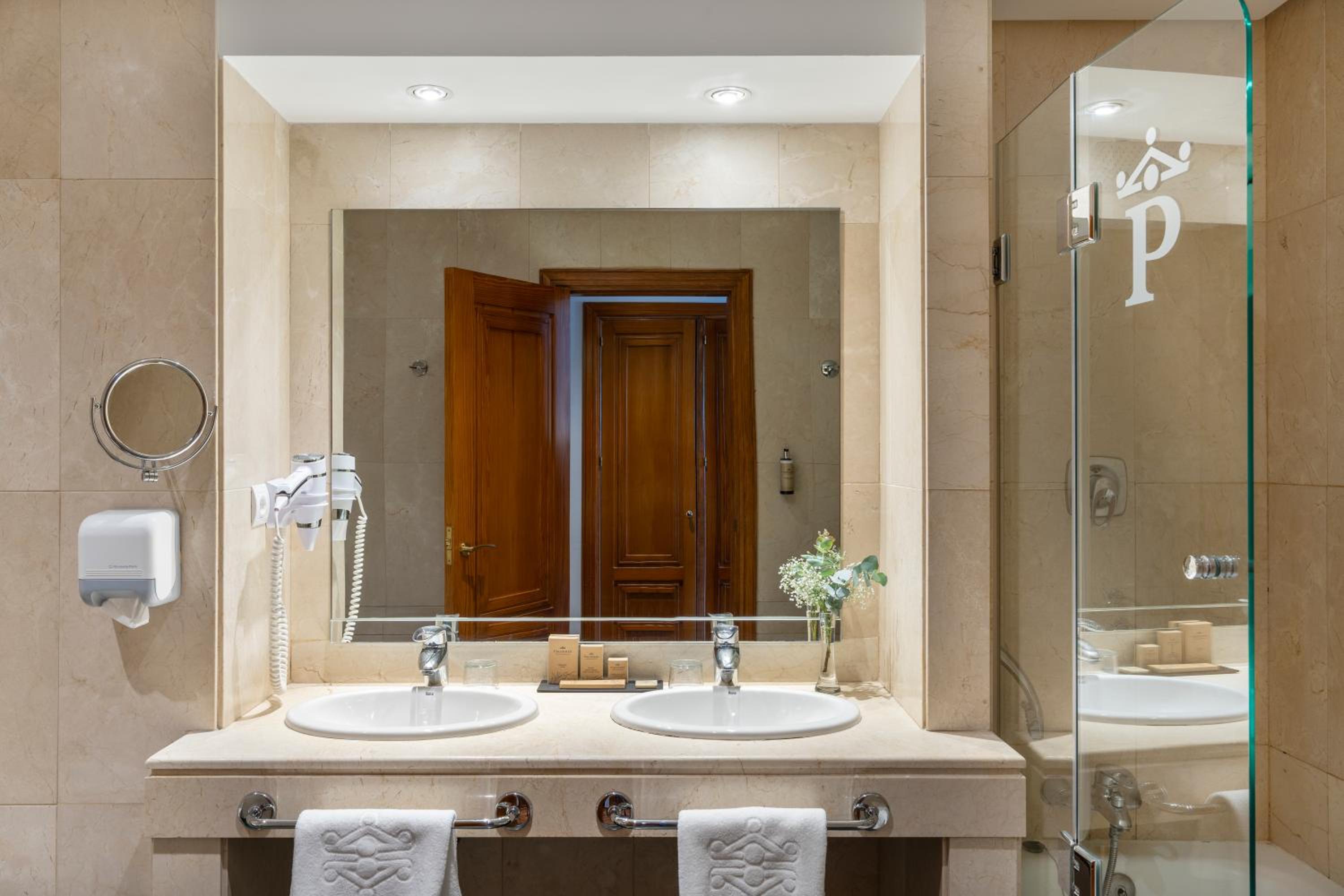 Superior Double Room - Photo 7