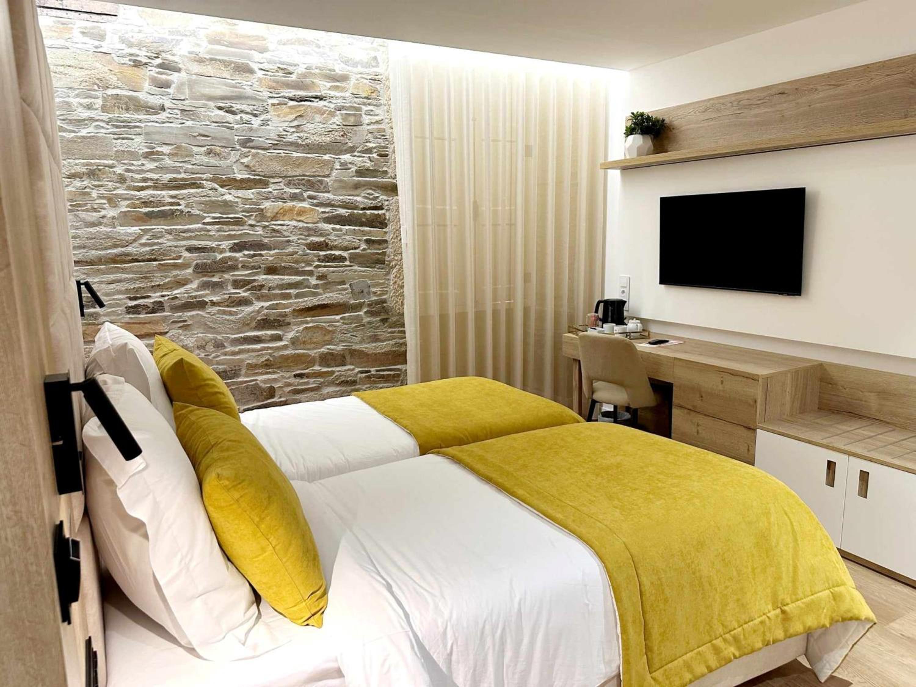 Twin Room - Photo 1