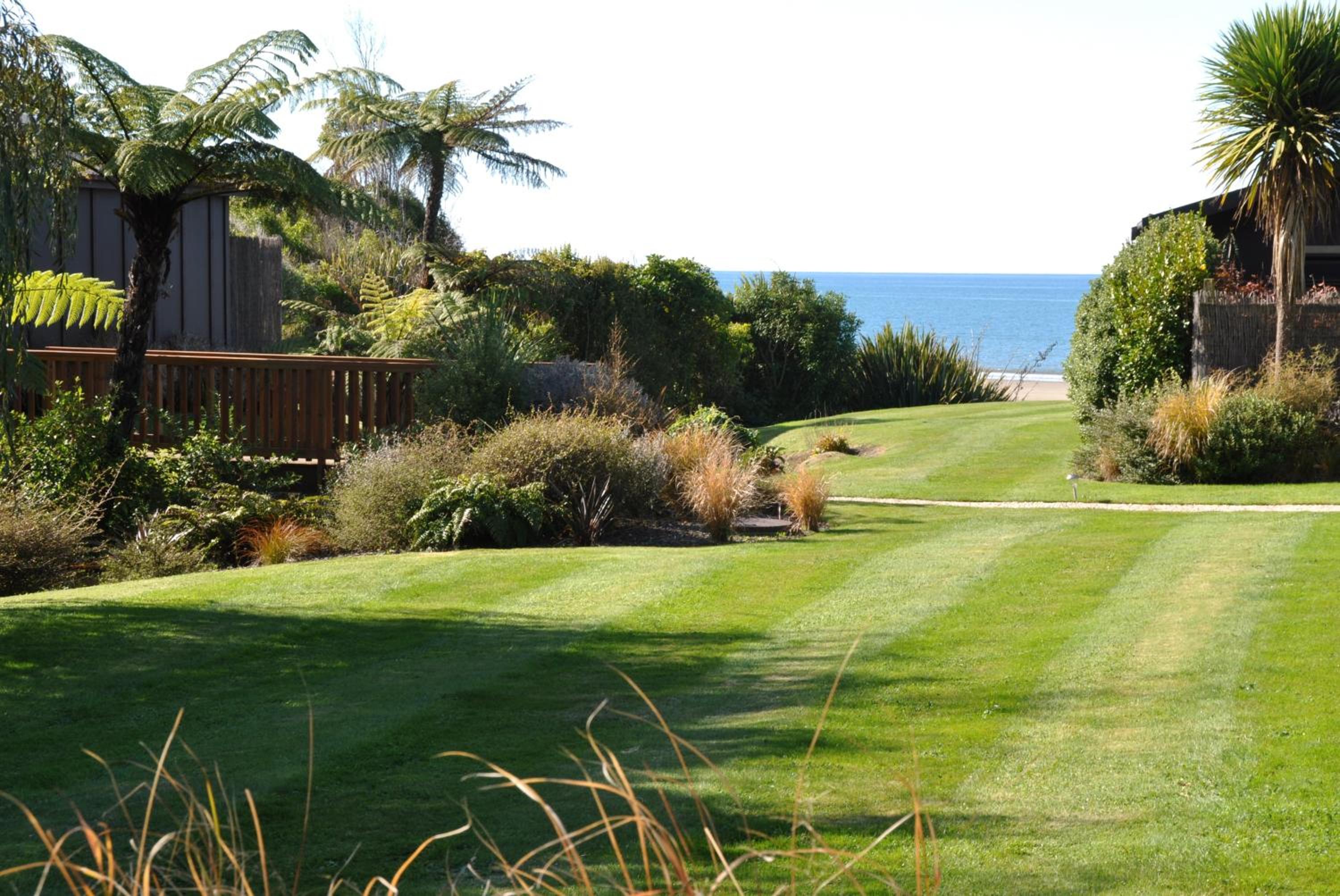 Bungalow with Garden View photo 3