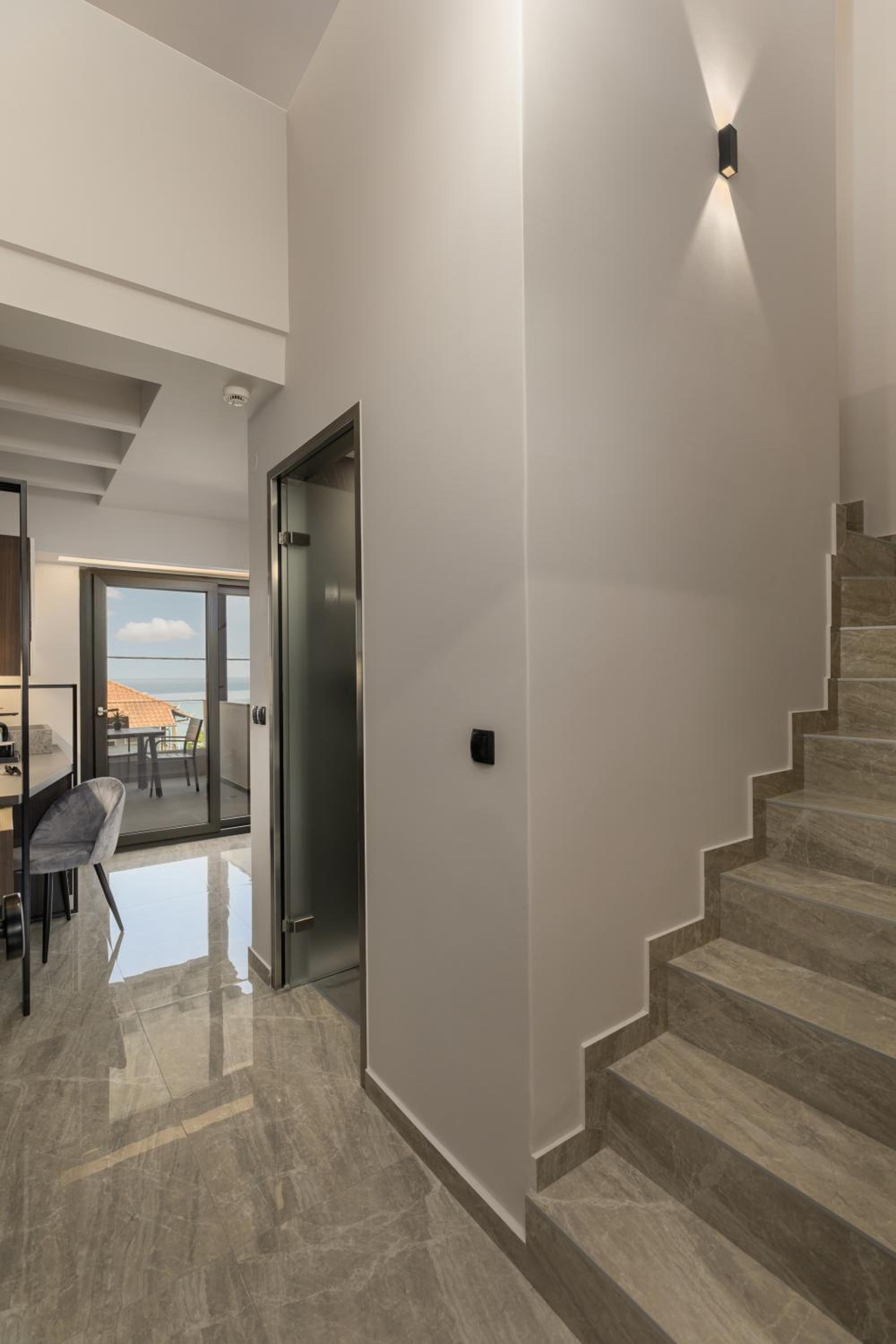 Deluxe Suite with Sea View photo 2