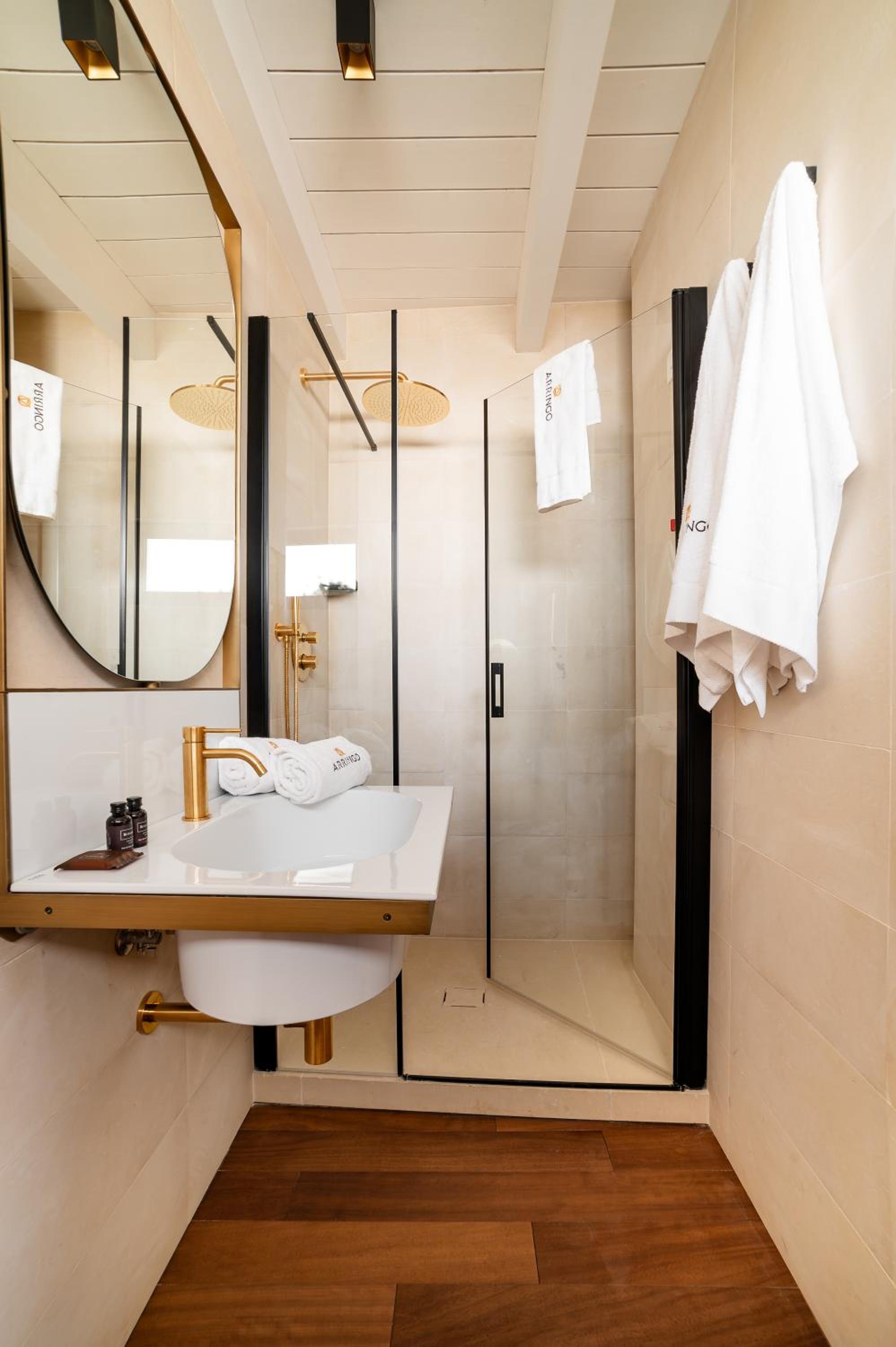Queen Room - Photo 9