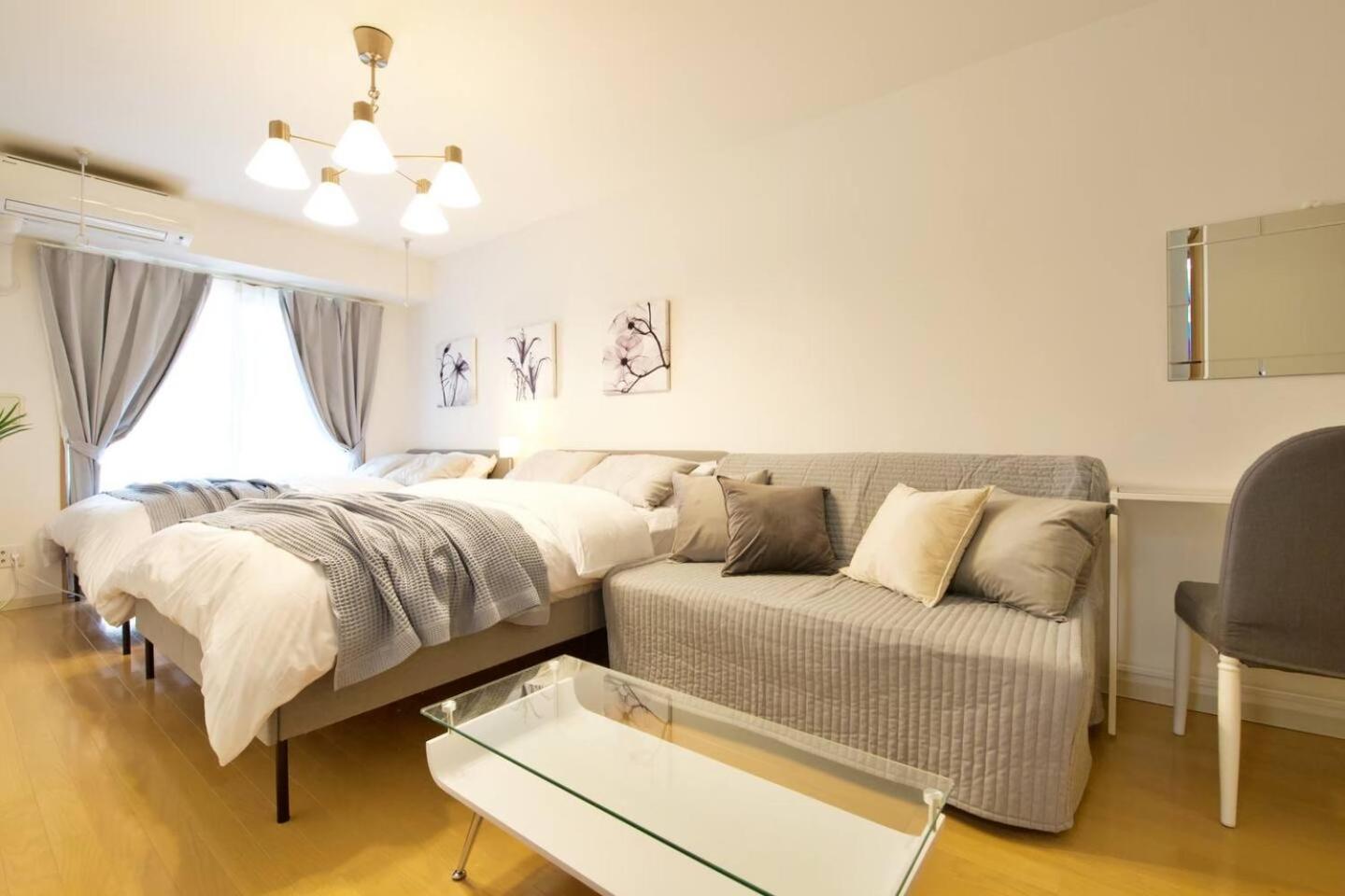 One-Bedroom Apartment photo 2