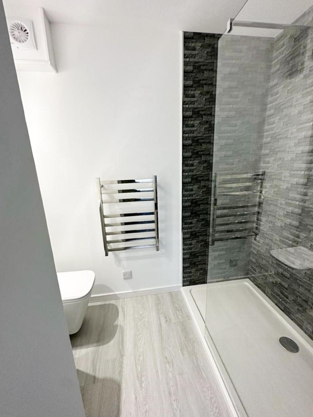 Double Room with Private Bathroom - Photo 6