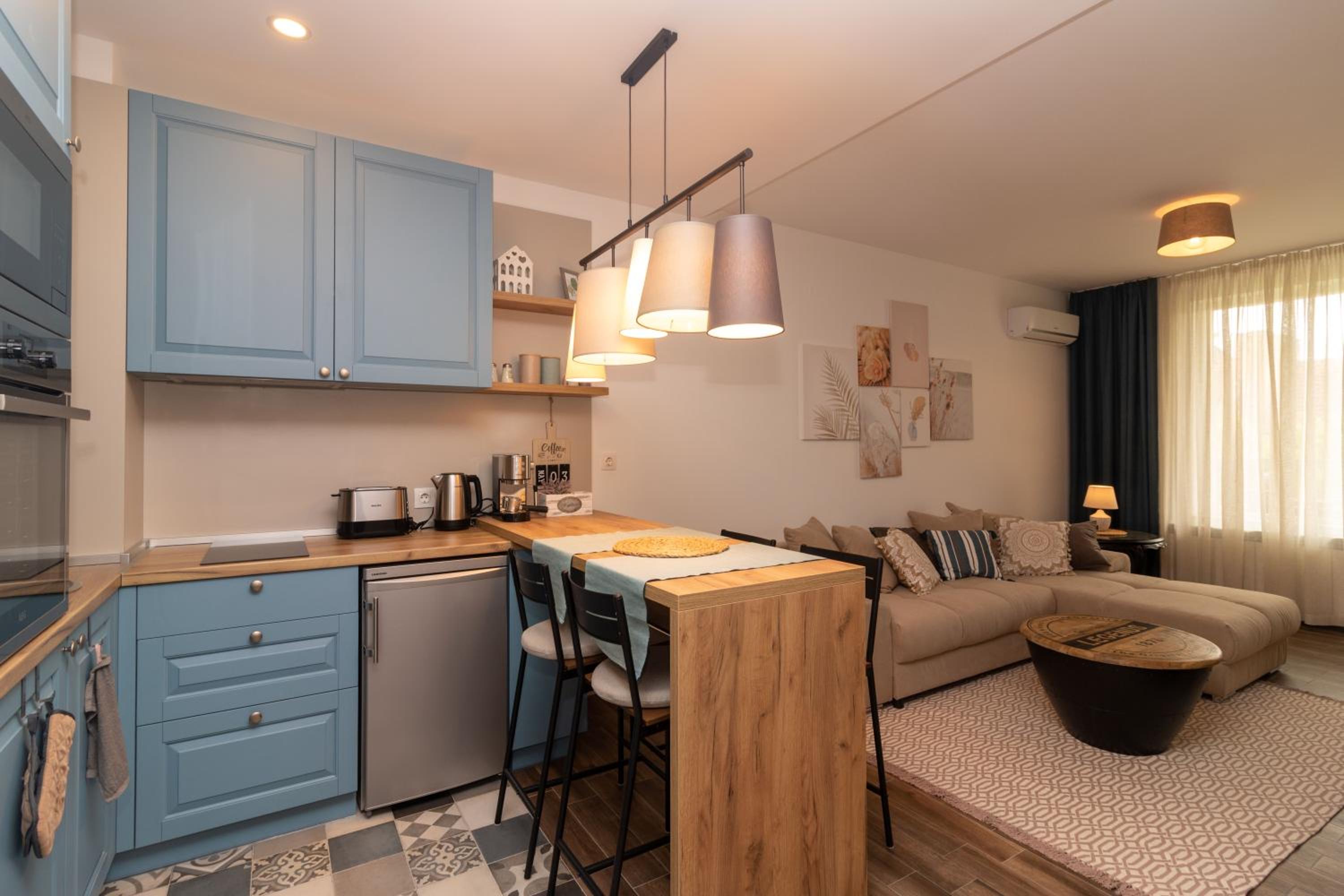One-Bedroom Apartment