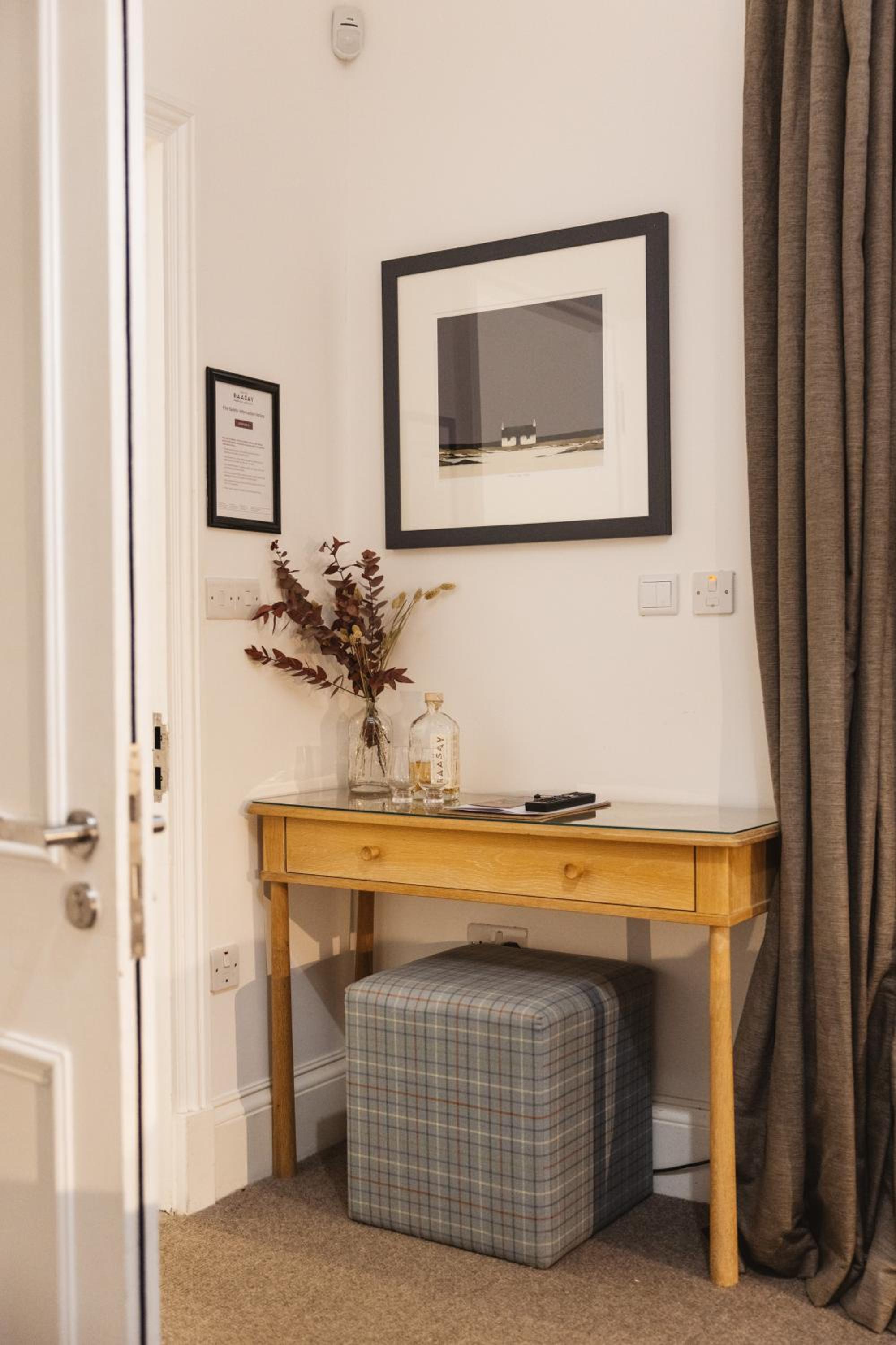 Queen Room - Disability Access photo 2