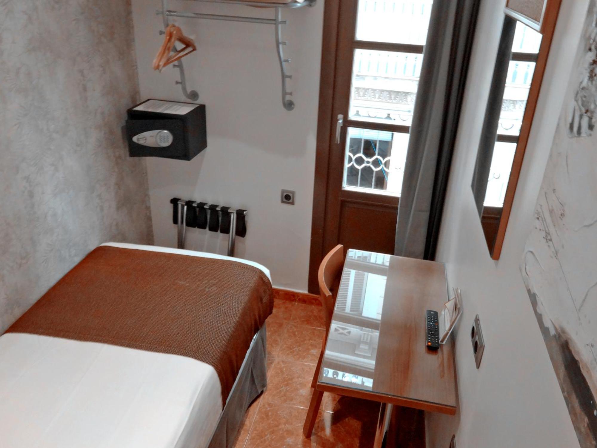 Single Room photo 2