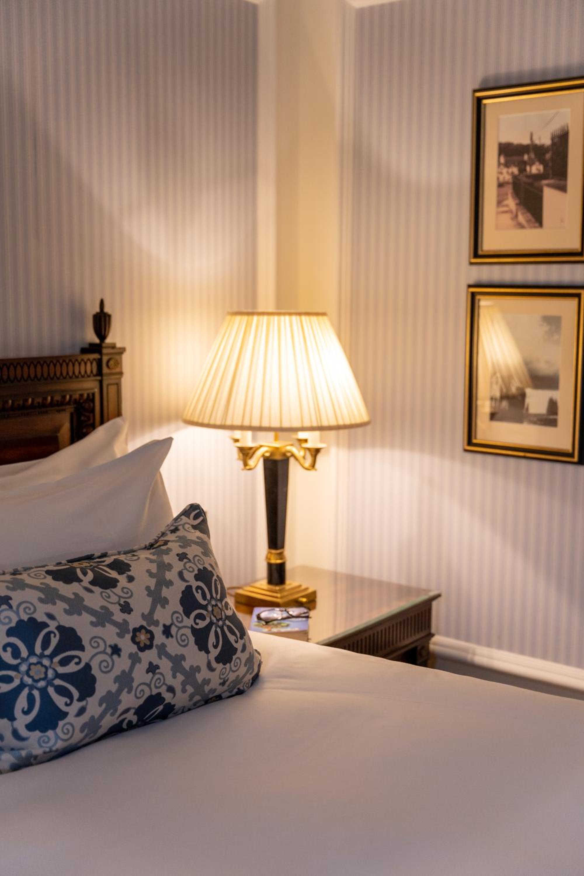 Guestroom with Two Single Beds - Photo 1