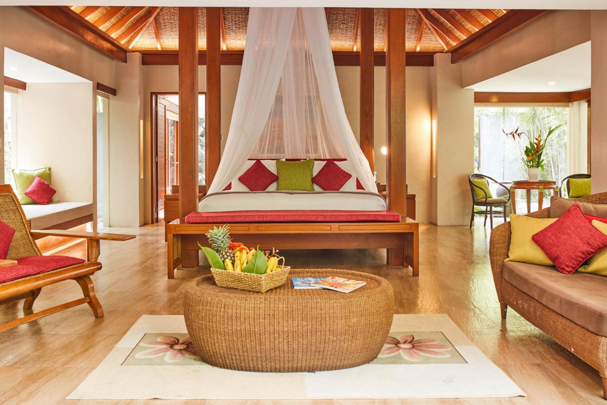 Garden Glass Villa