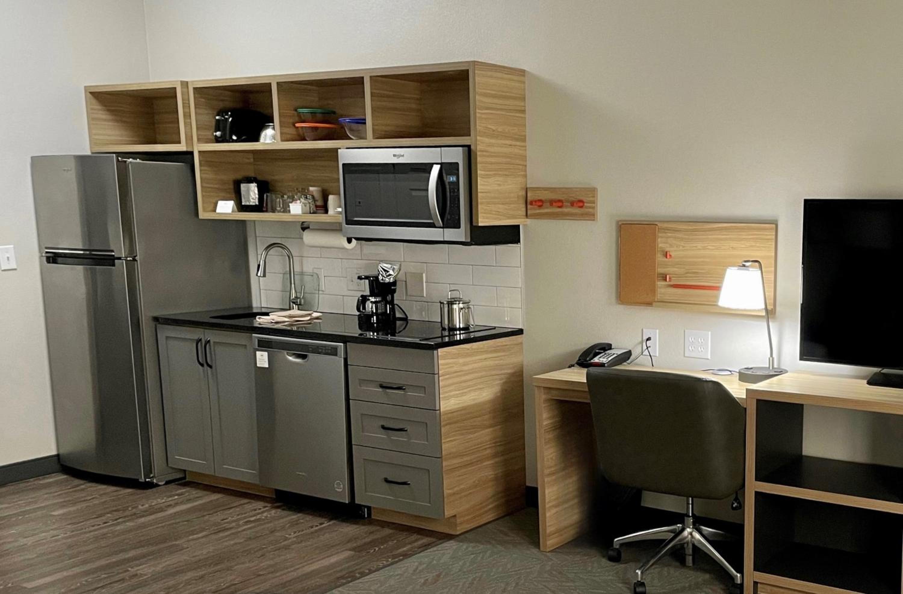 Studio Suite - Photo 2