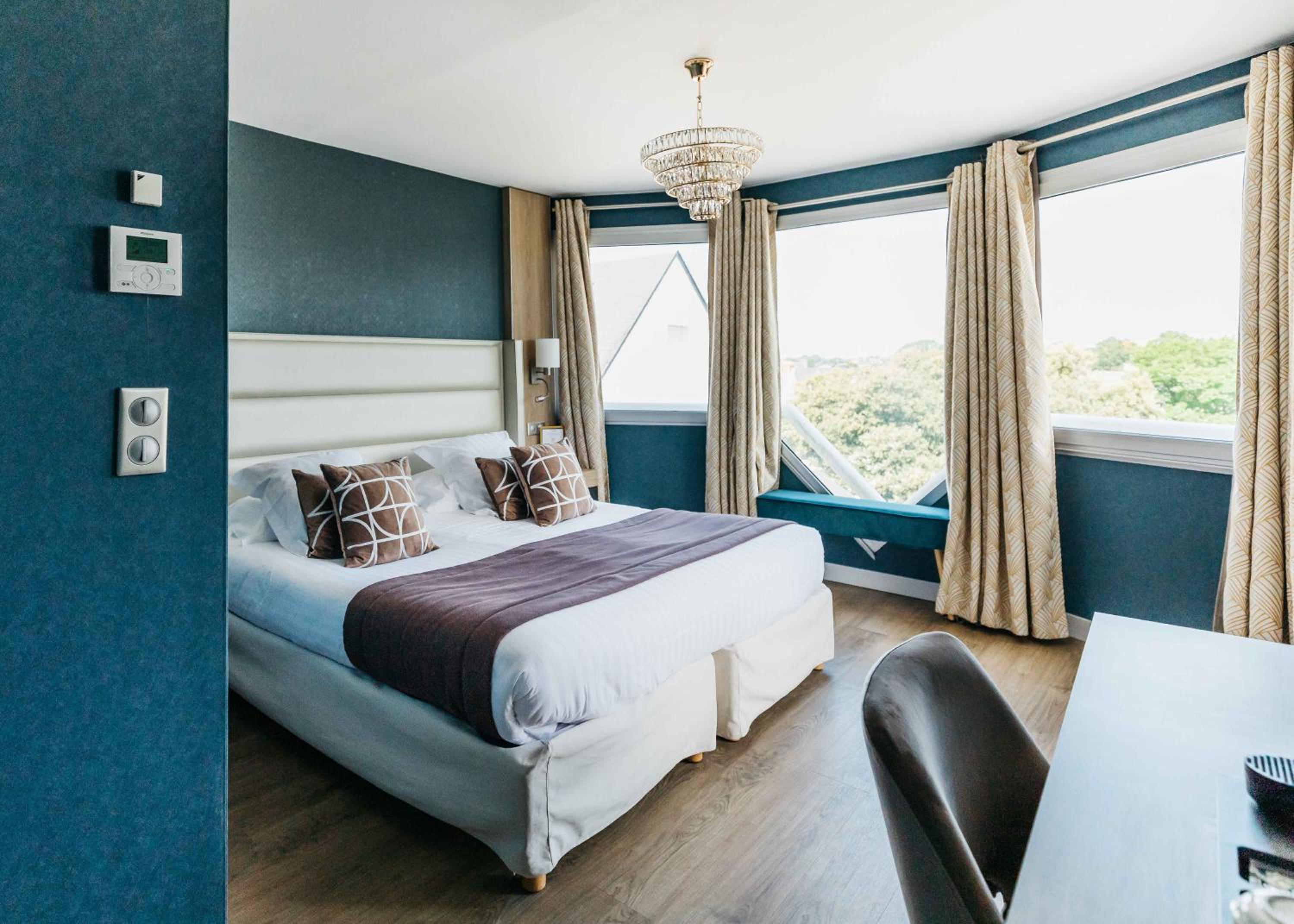 Double Room with Park View - Photo 2