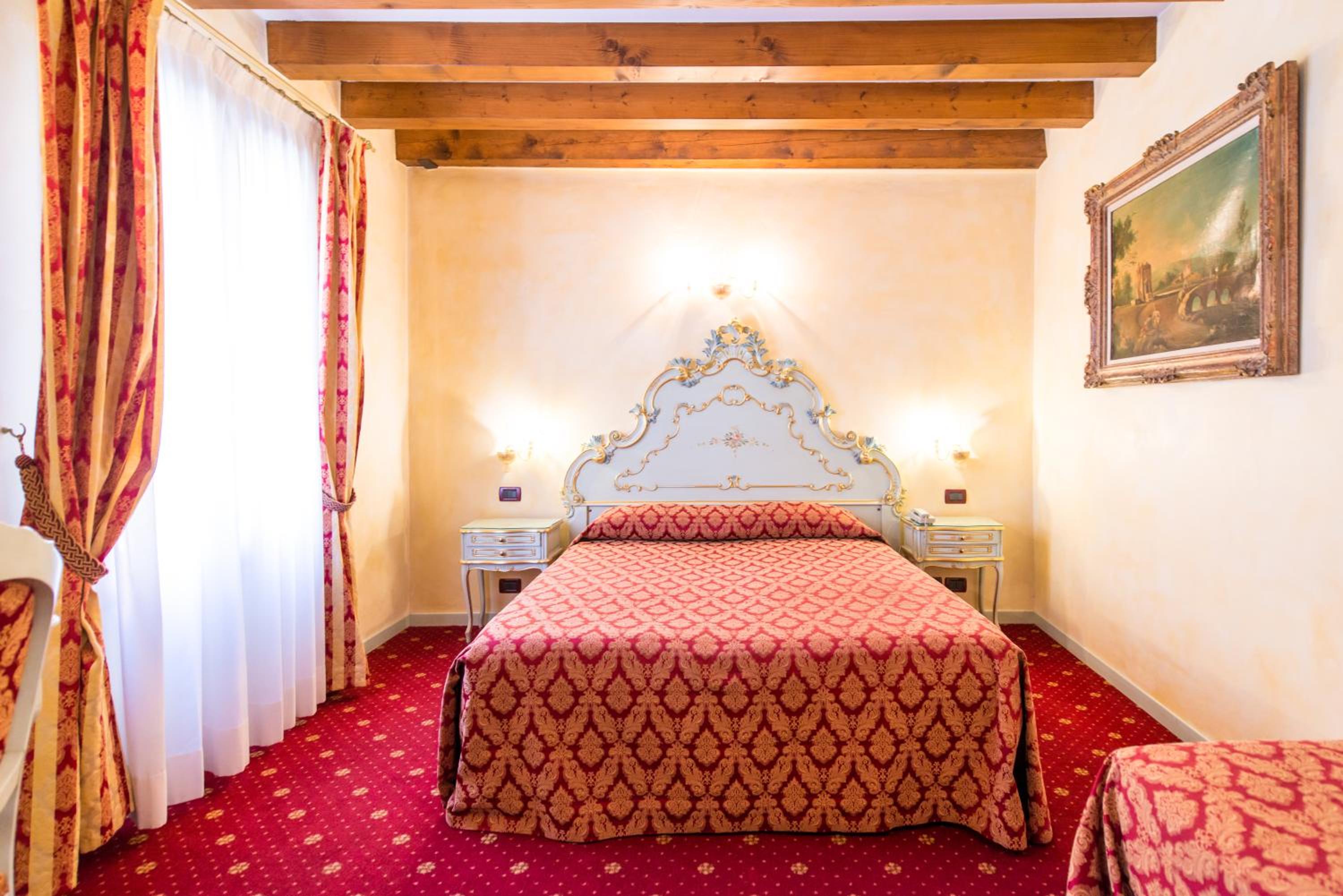 Junior Suite with Canal View photo 1