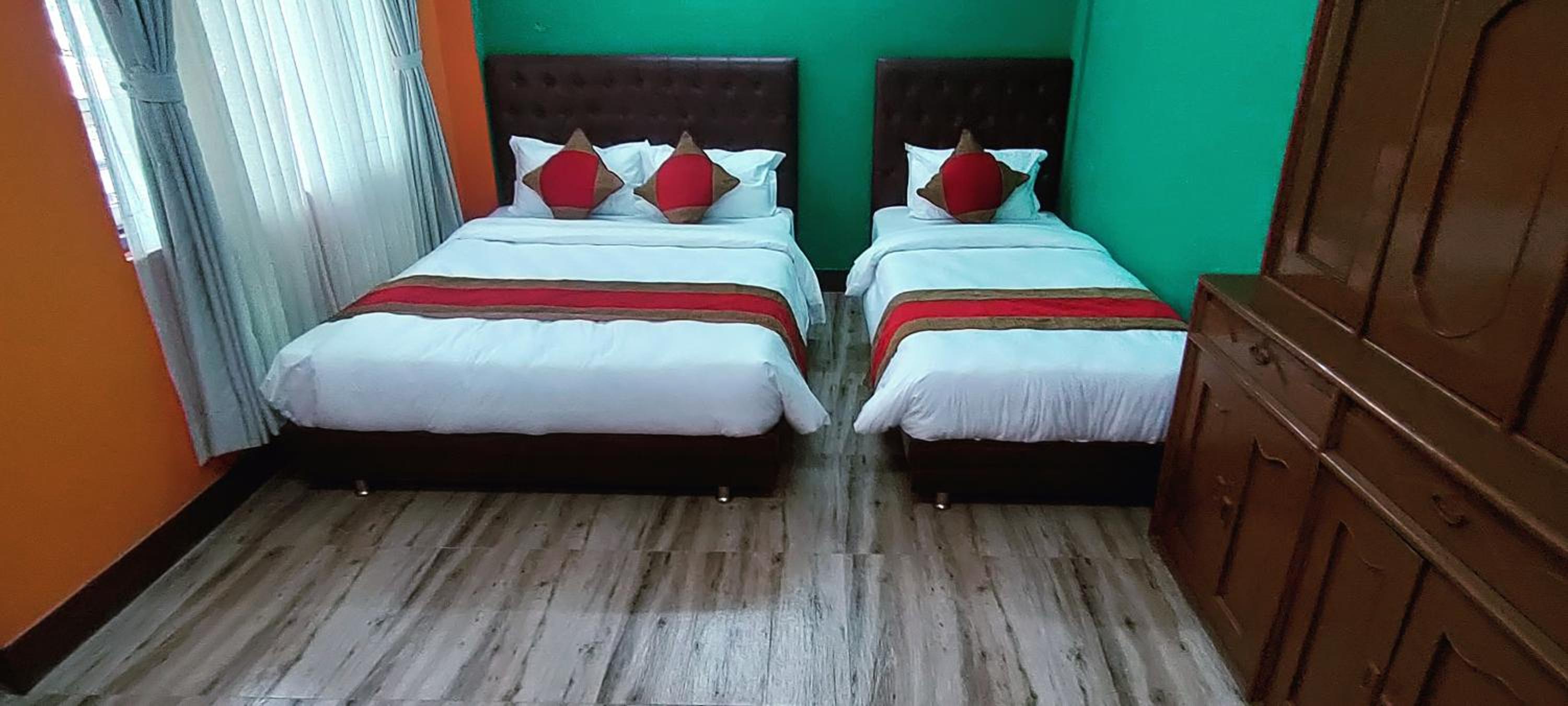 Deluxe Family Room photo 3