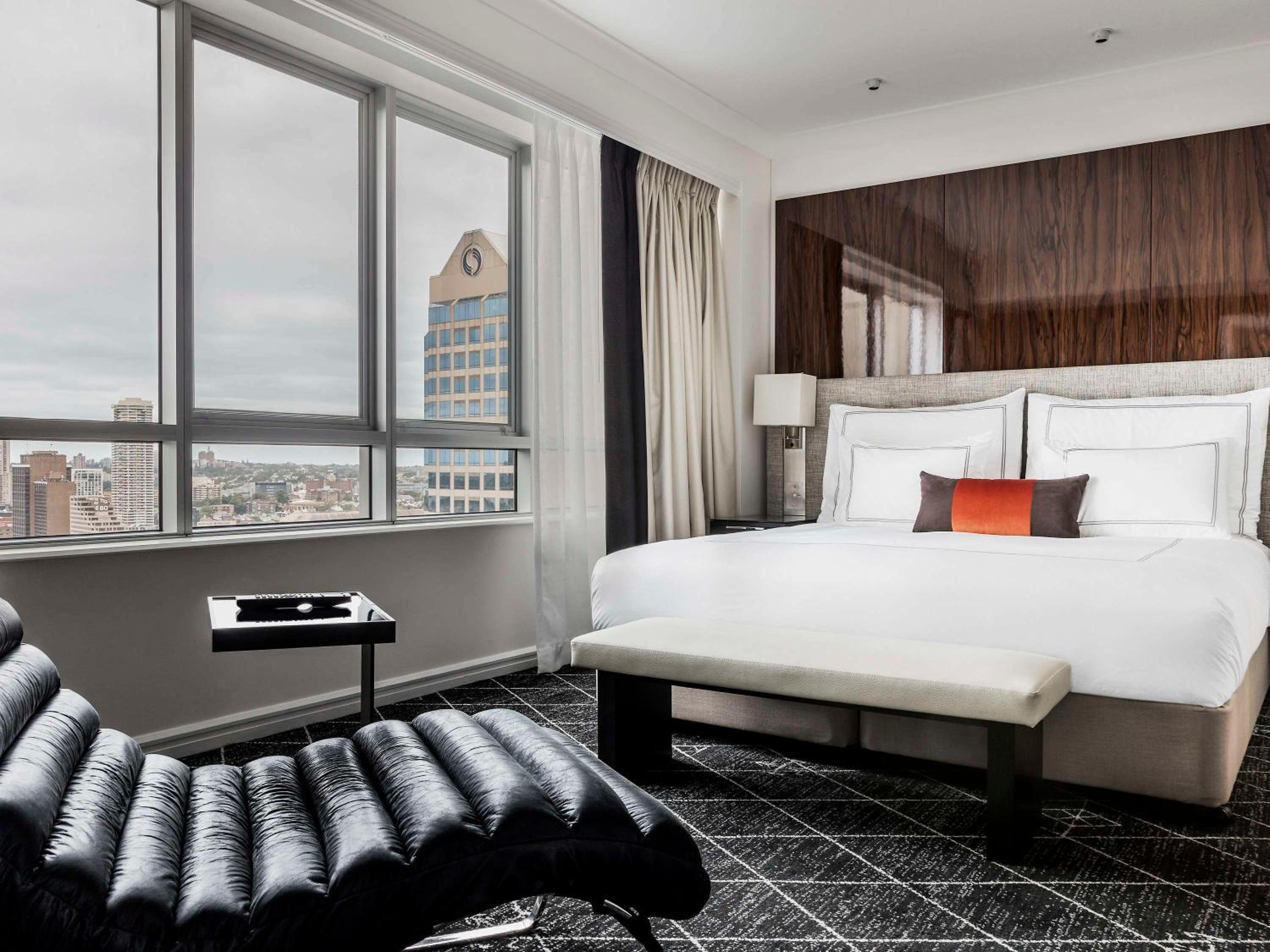 Executive King Suite with Sofa - Club Floor Access