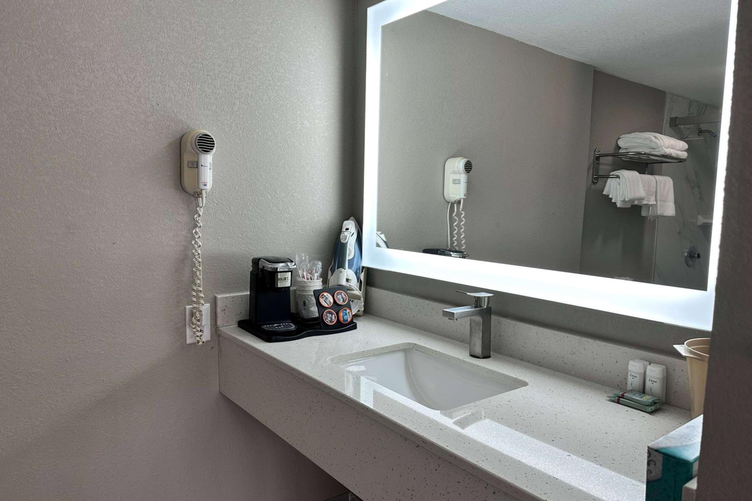 King Room - Ground Floor/Non-Smoking - Photo 4