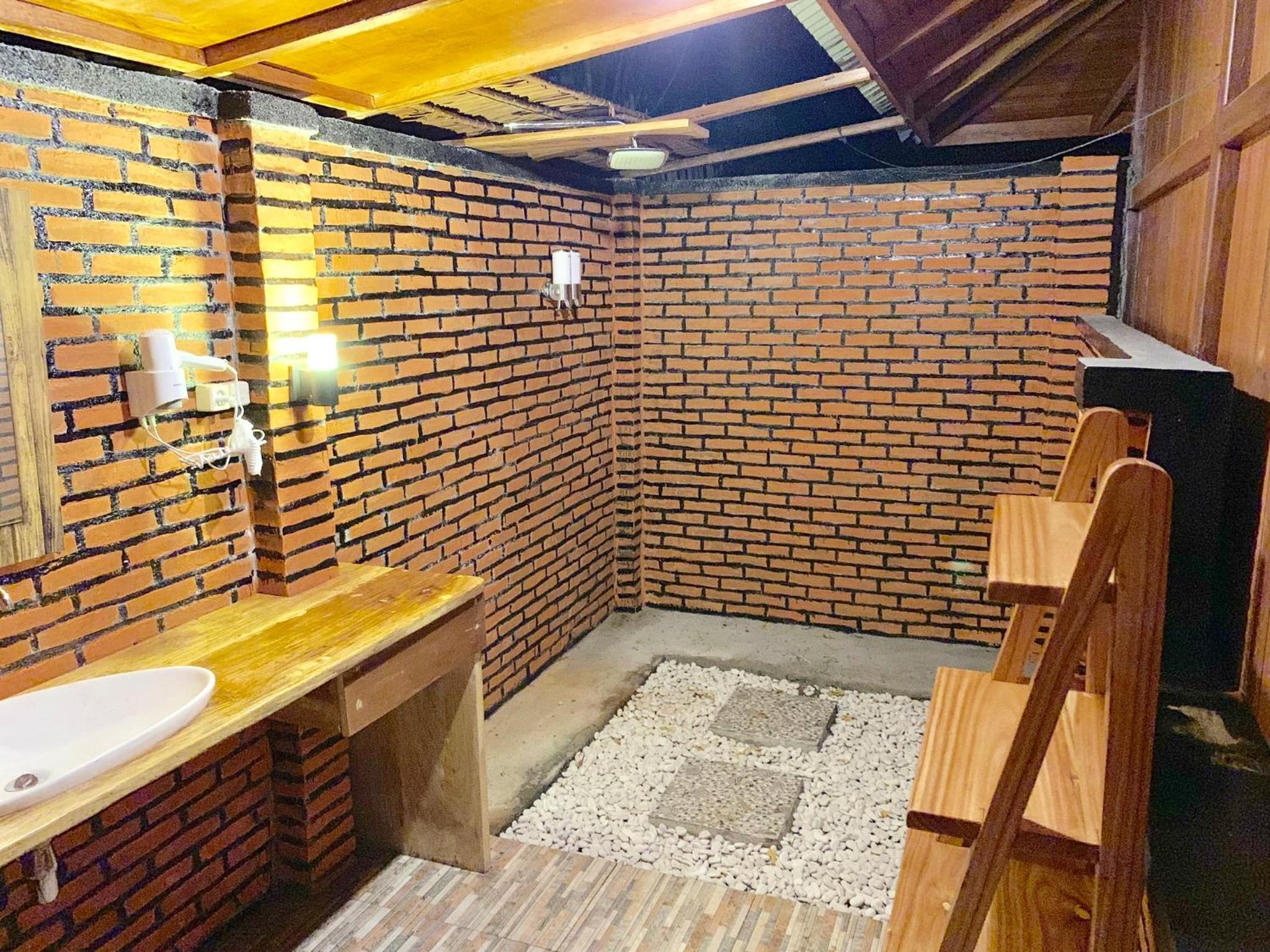 Deluxe Bungalow With Sea View photo 2