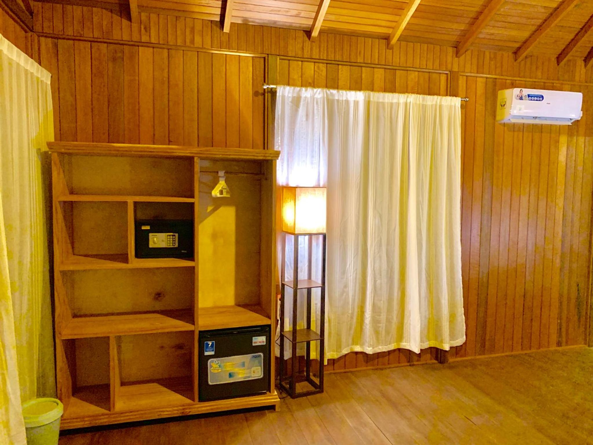 Deluxe Bungalow With Sea View photo 3