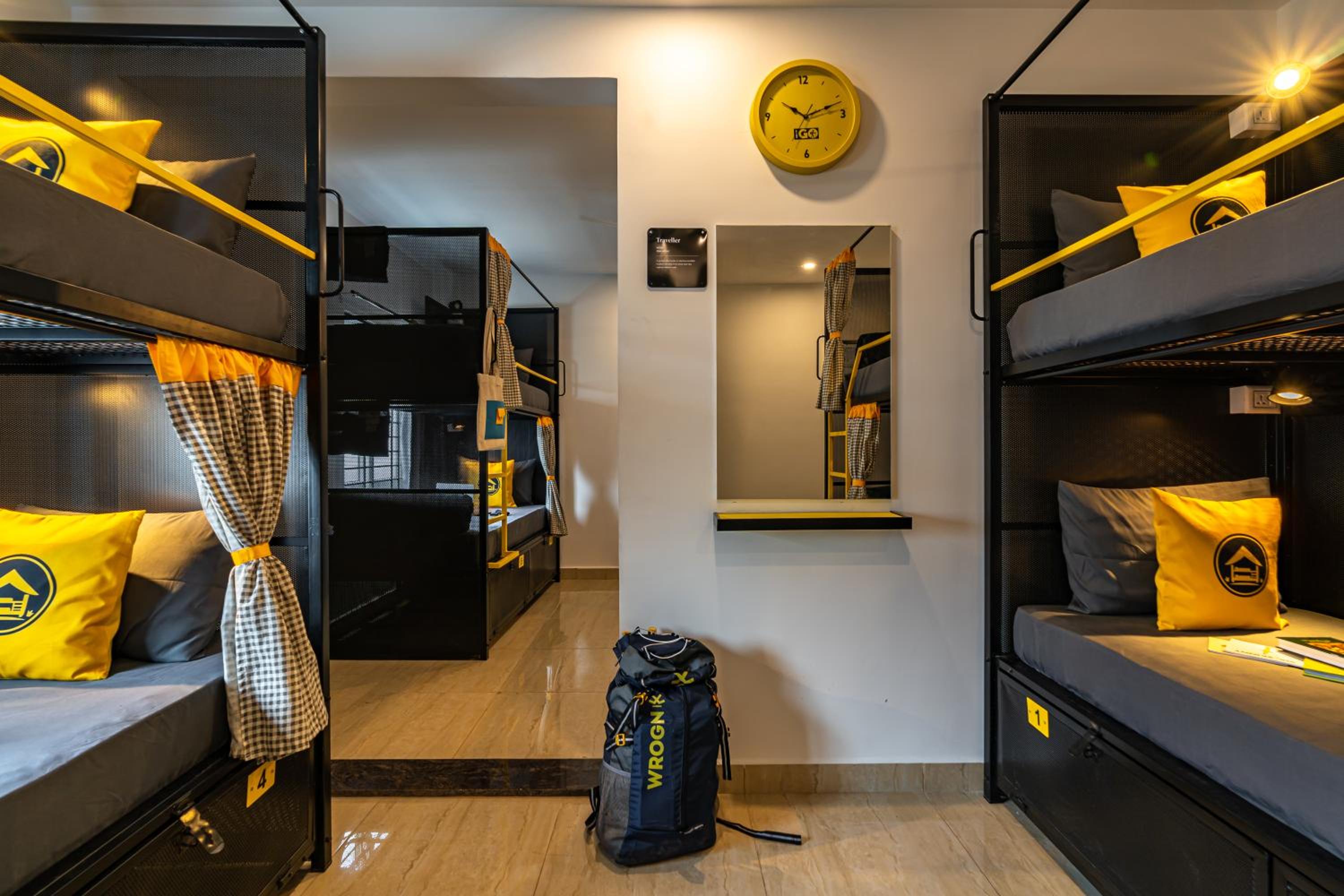 Bed in 8-Bed Mixed Dormitory Room photo 1