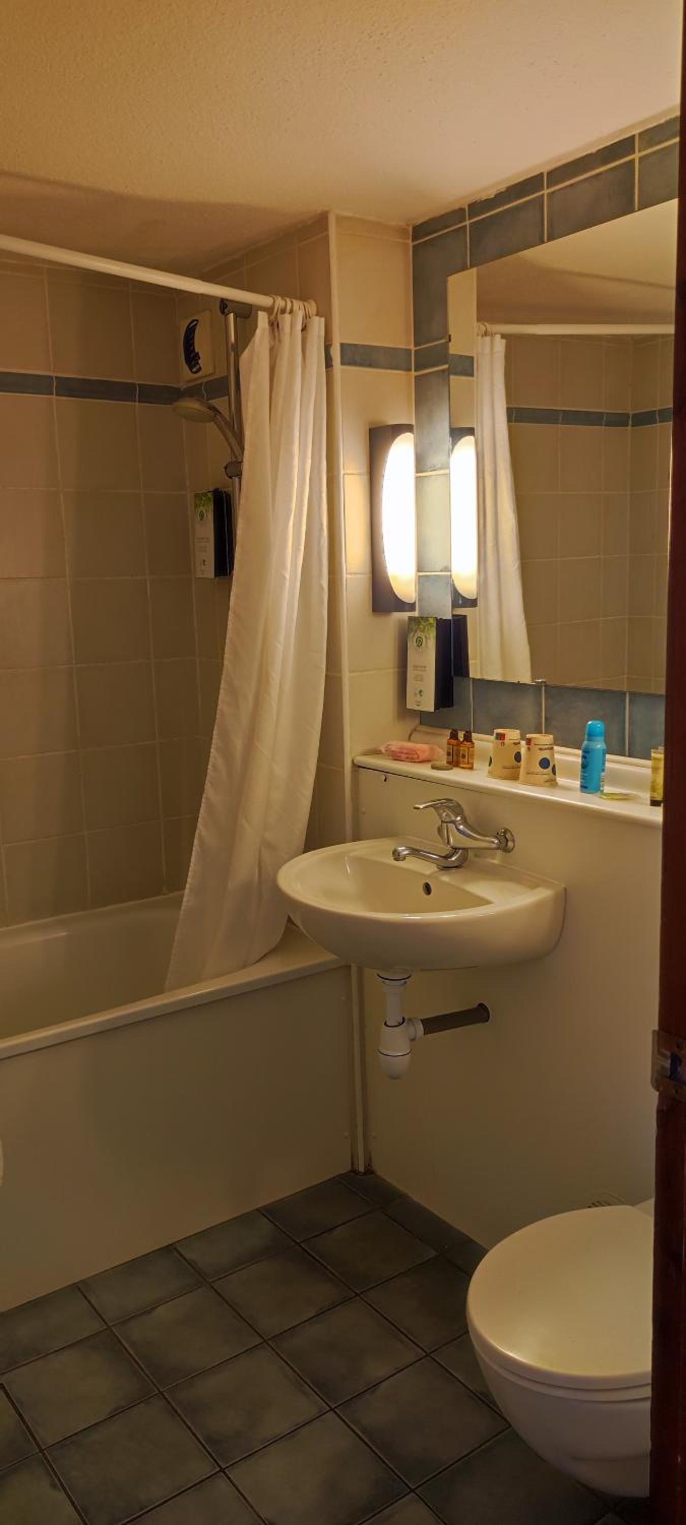 Double Room - Photo 6
