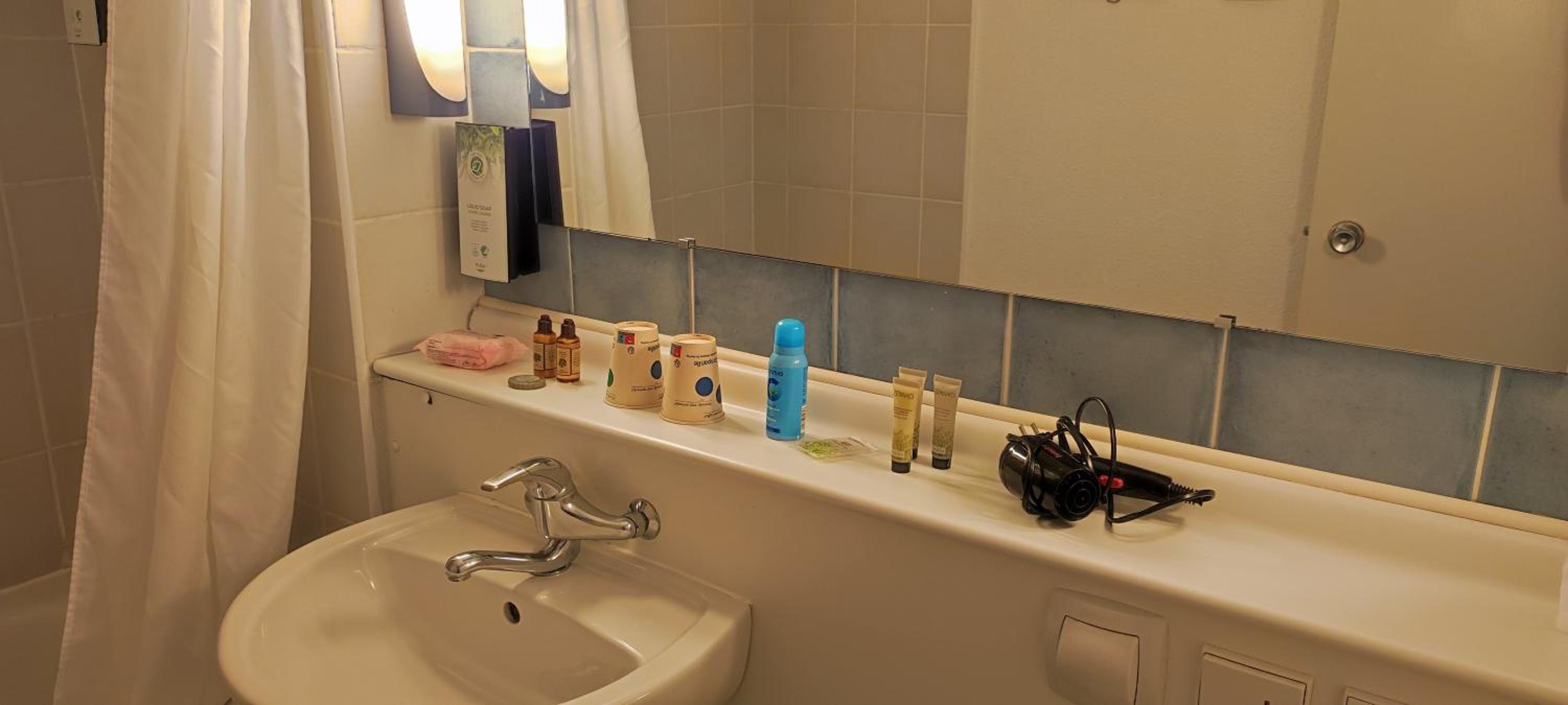 Double Room - Photo 8