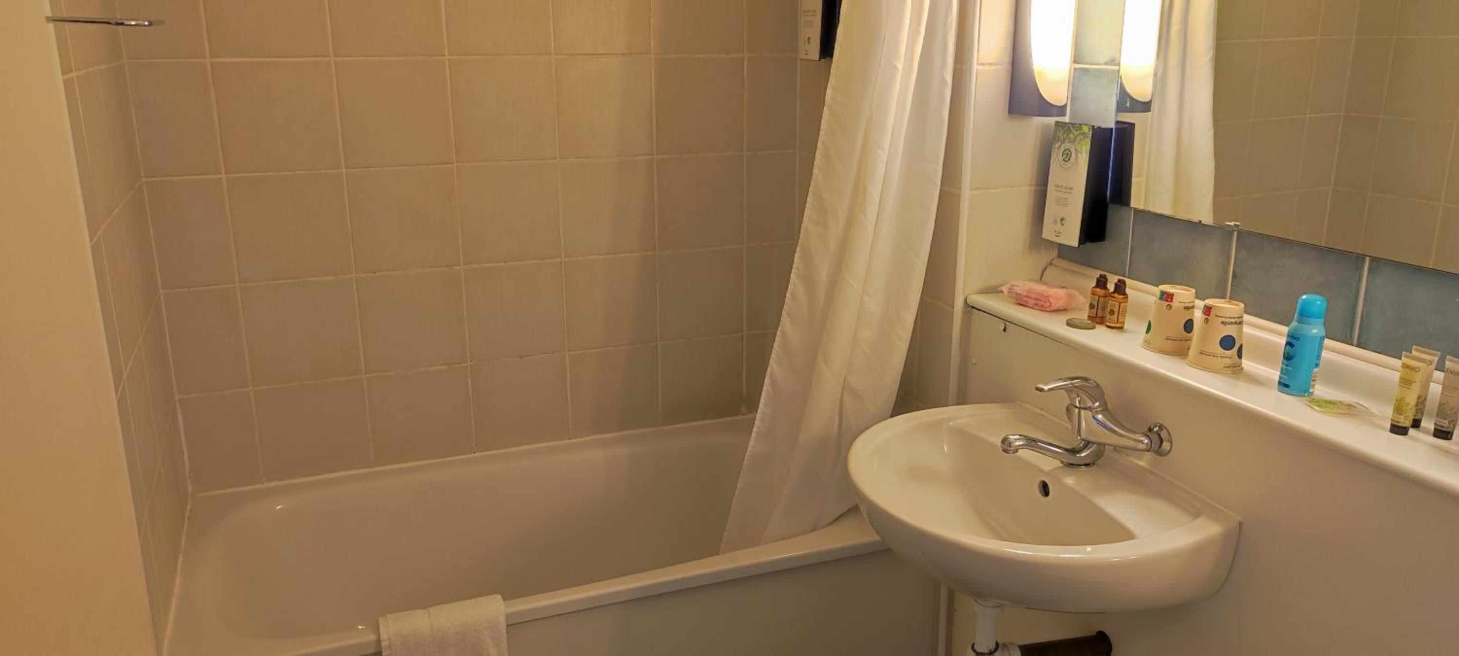 Double Room - Photo 7