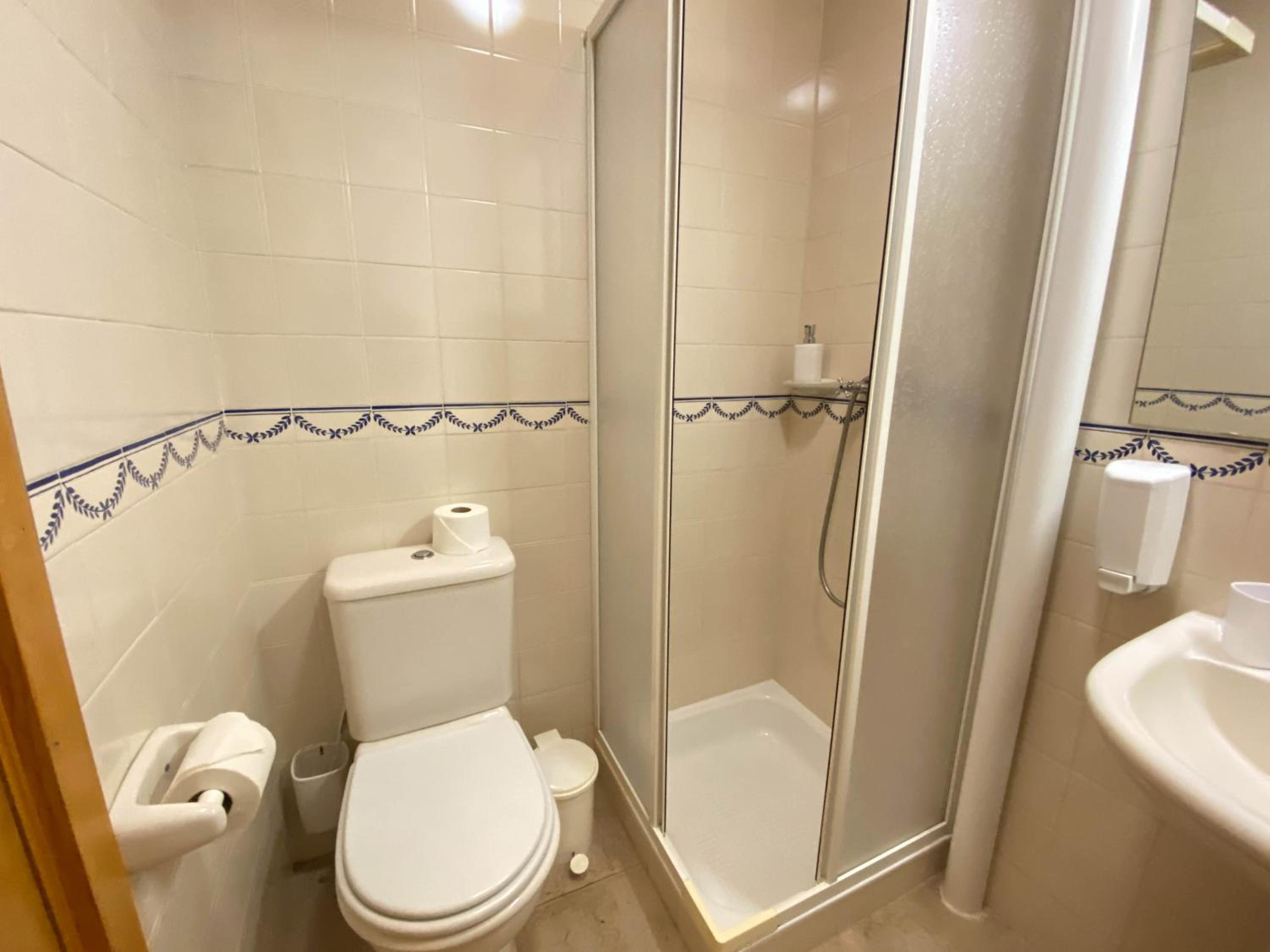 Standard Twin Room with Sofa photo 2