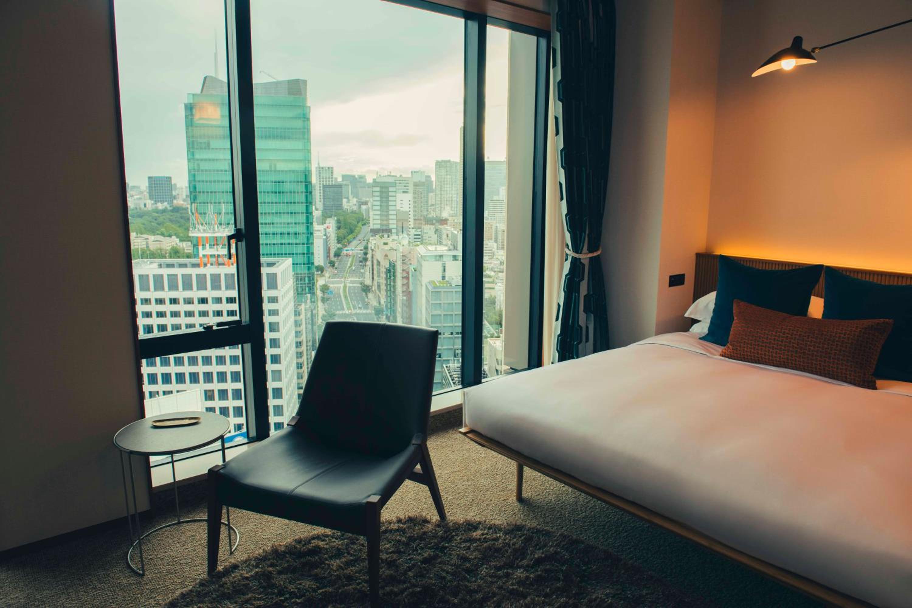 Standard Queen Room with City View