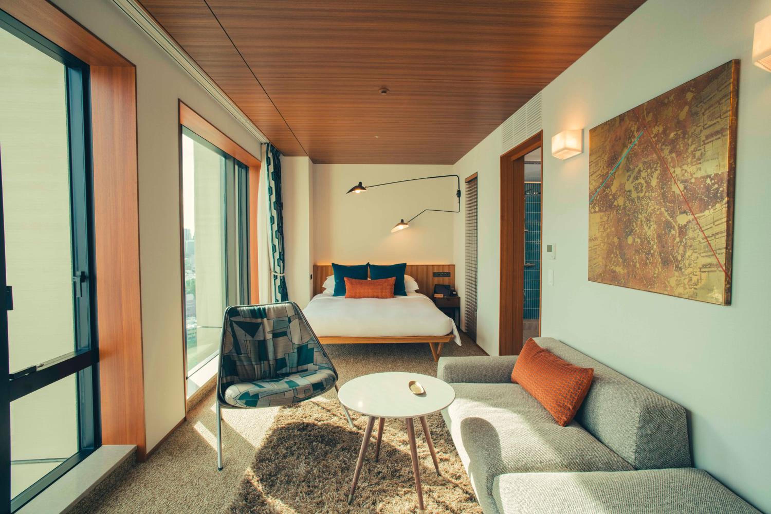 Superior Queen Room with City View