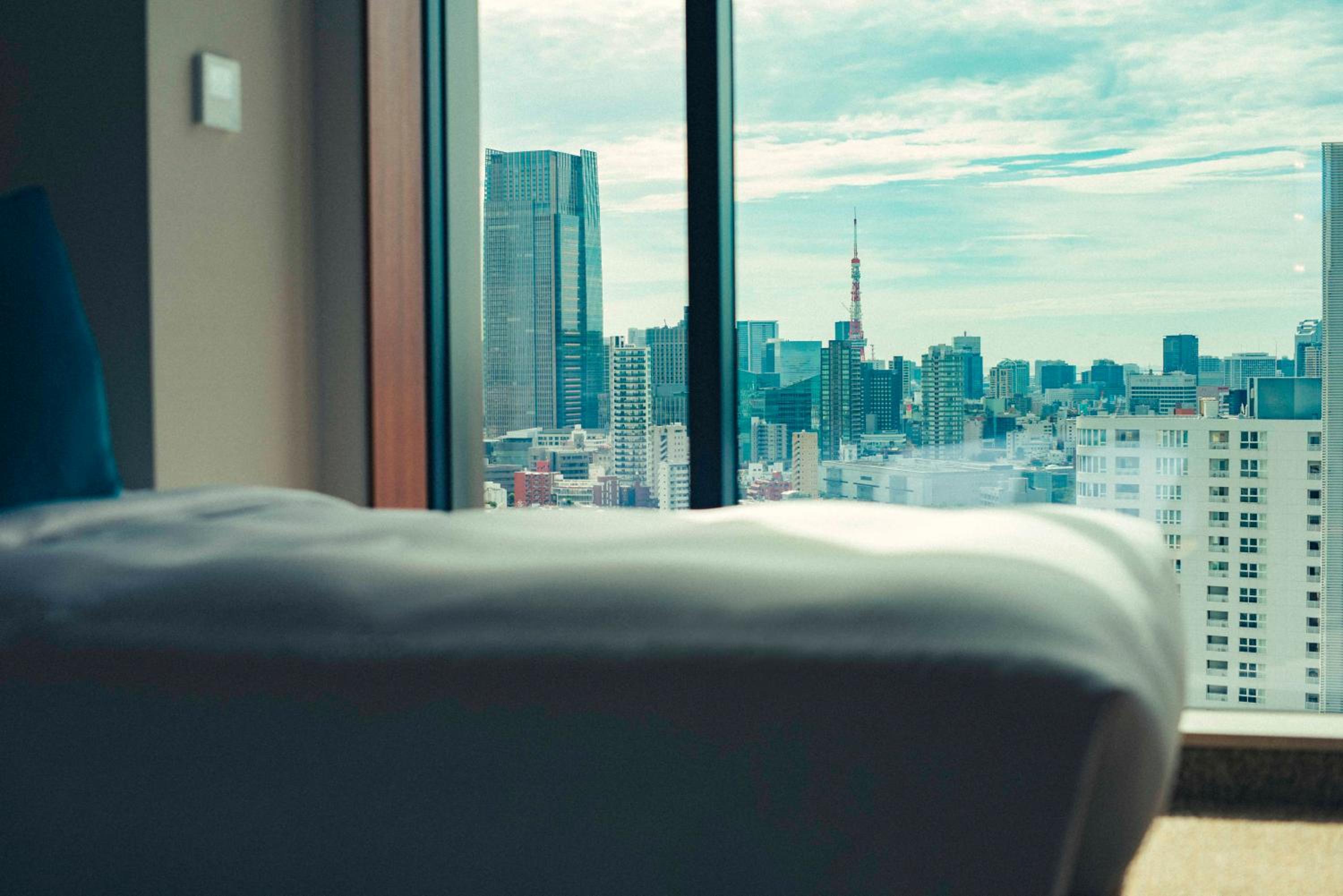 Corner Twin Suite with City View