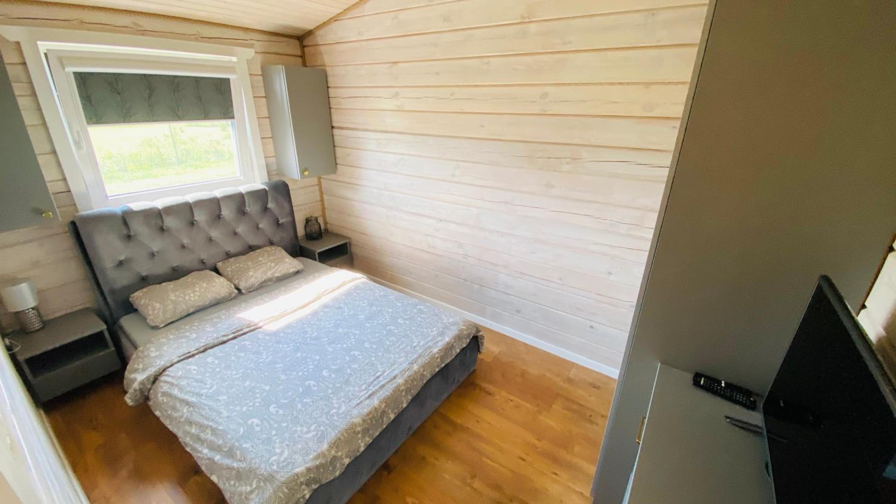 Two-Bedroom House - Photo 12