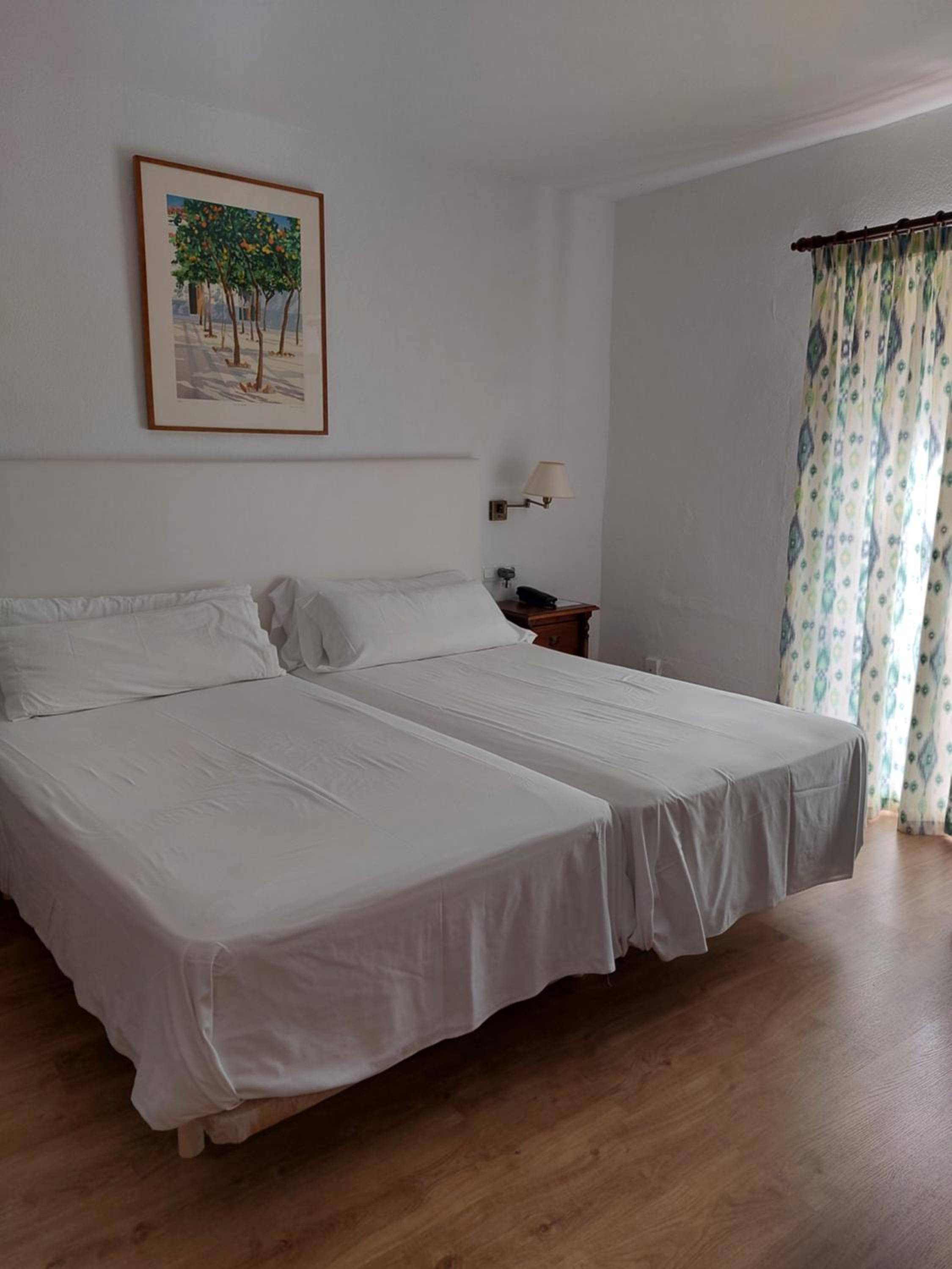 Habitación Doble Estándar o con Dos Camas Individuales.