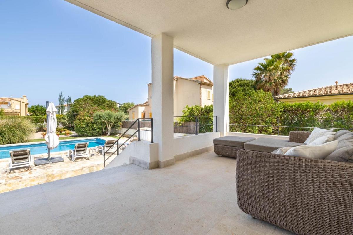 Three-Bedroom Villa photo 3