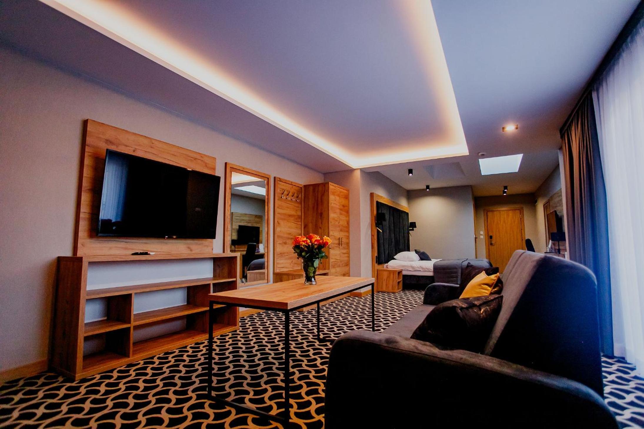 Superior King Room - Photo 10