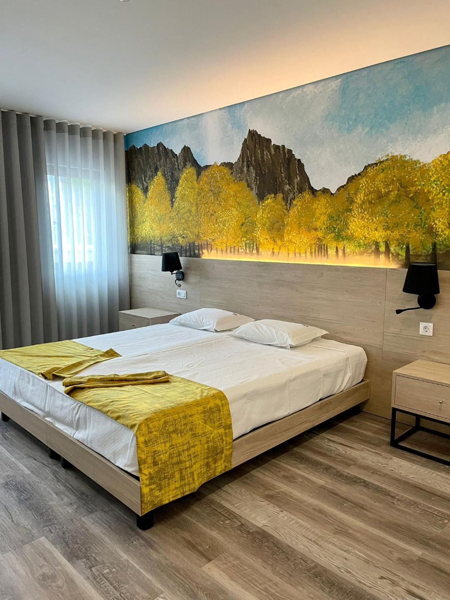 Large Double or Twin Room photo 2