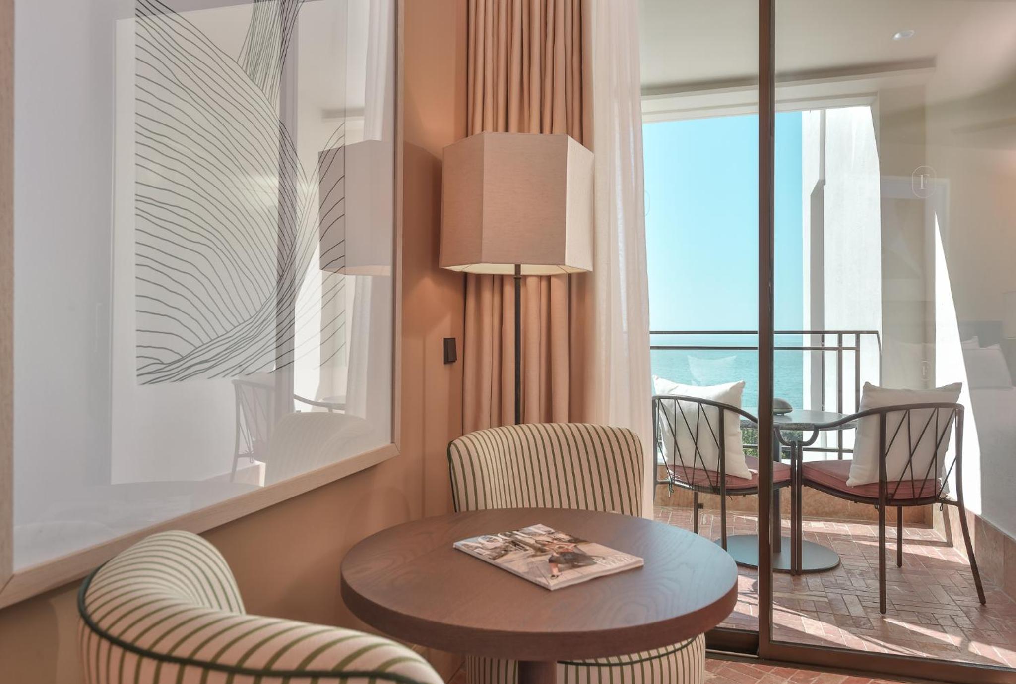 Habitación Doble Suprema Seleccionada con Vista lateral al Mar. Habitación Doble Suprema Seleccionada con Vista lateral al Mar.