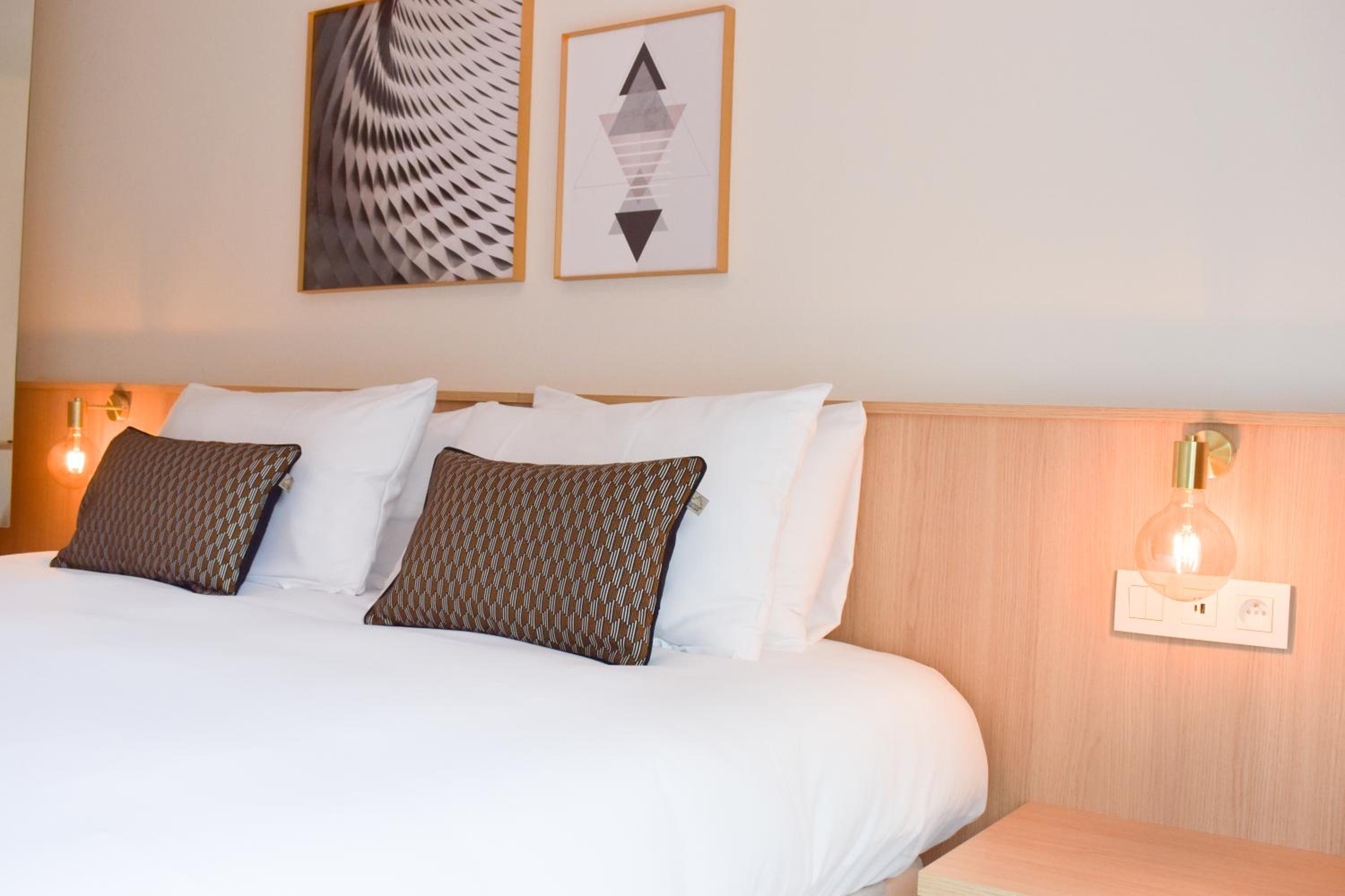 Double or Twin Room with Terrace - Photo 3
