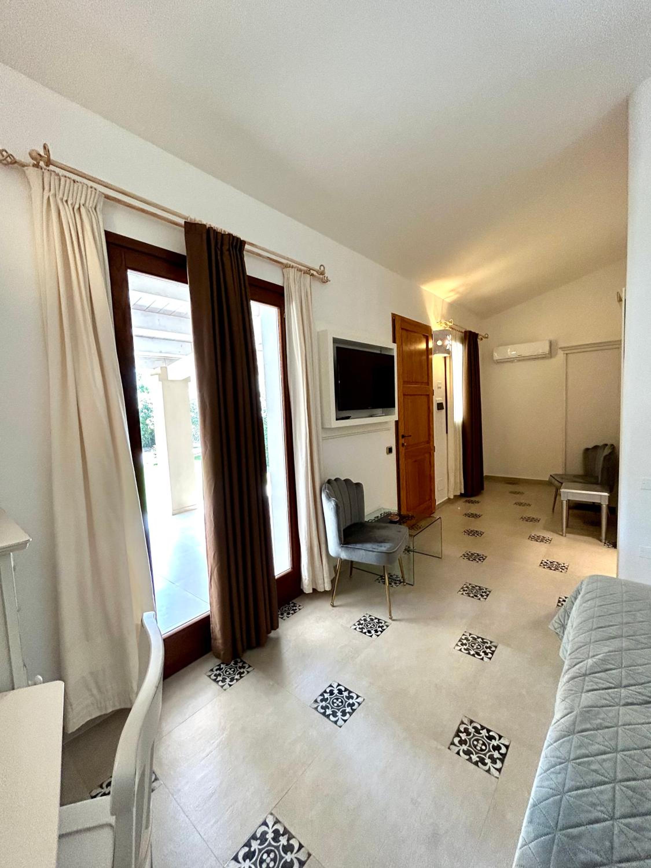 Deluxe Double or Twin Room with Garden View - Photo 16