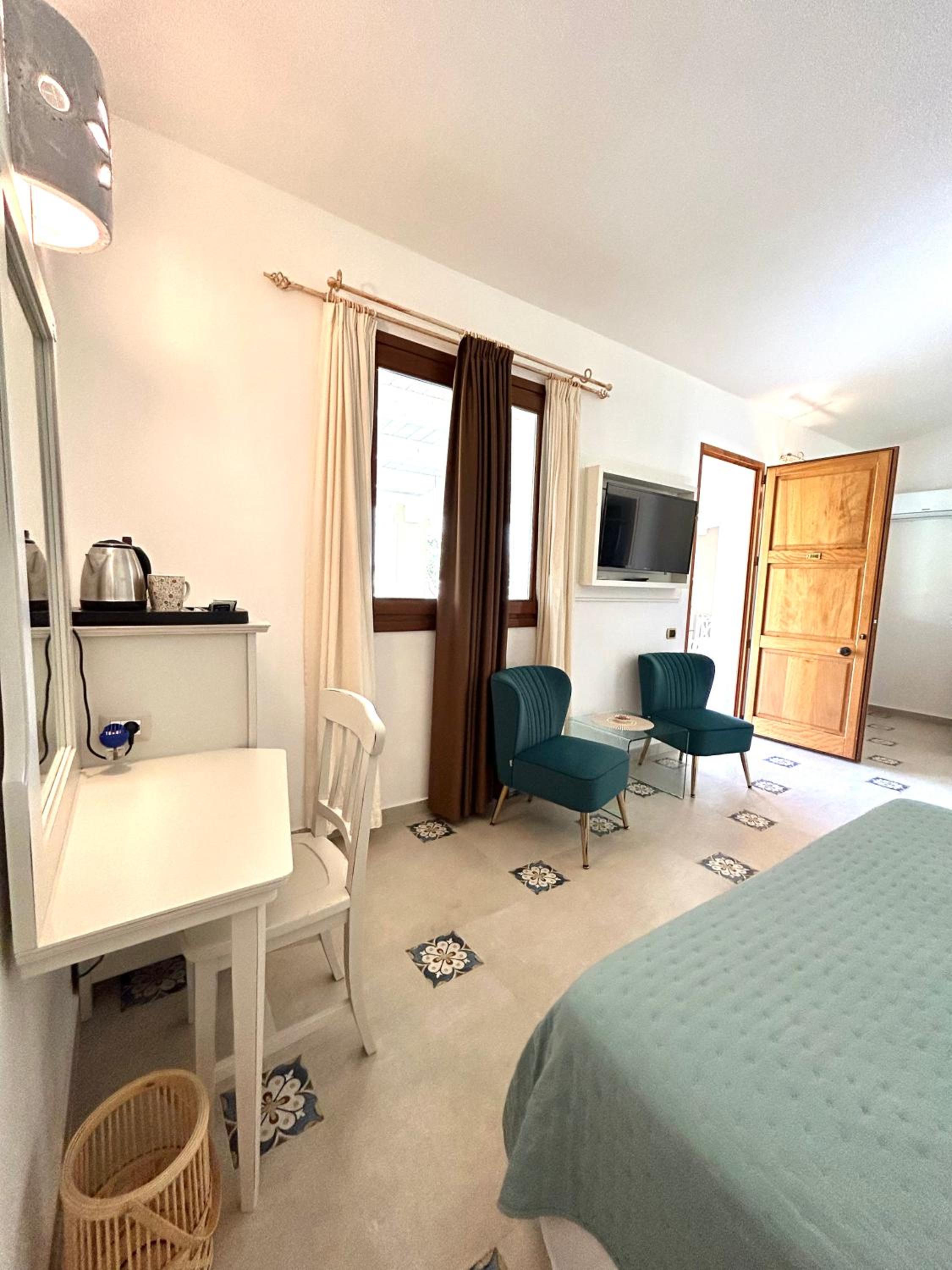 Deluxe Double or Twin Room with Garden View - Photo 3