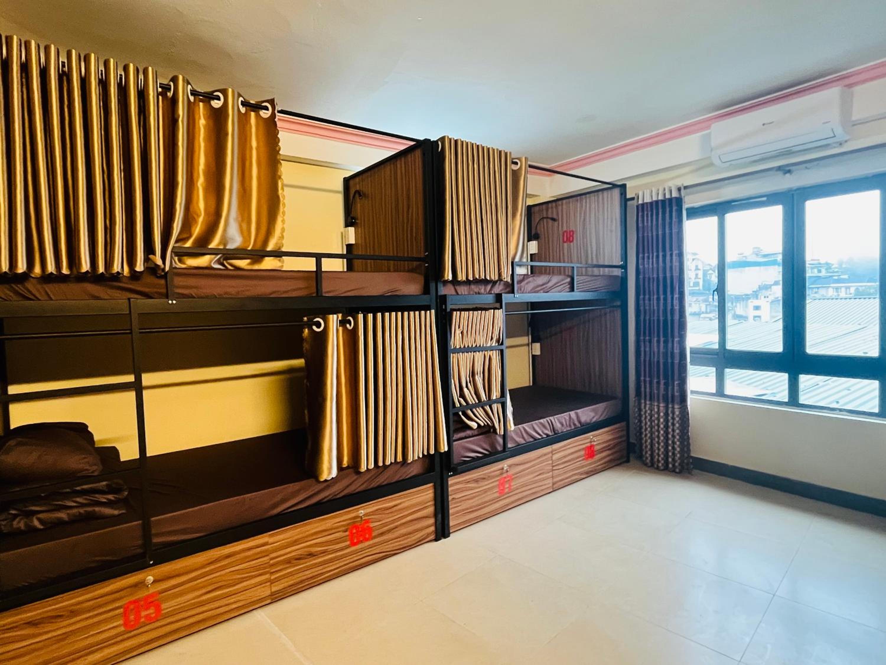 Bed in 10-Bed Mixed Dormitory Room photo 2