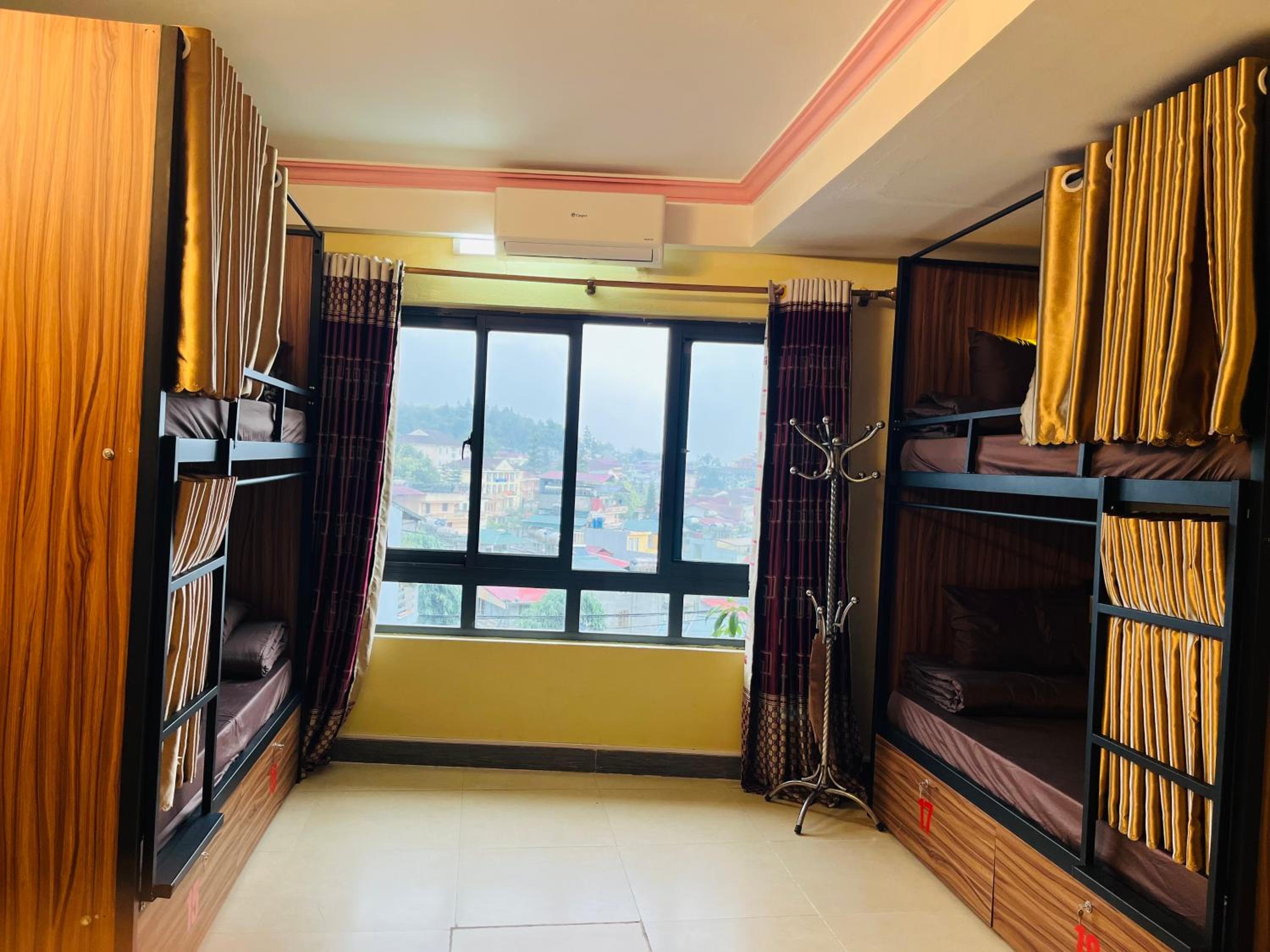 Bed in 10-Bed Mixed Dormitory Room photo 3