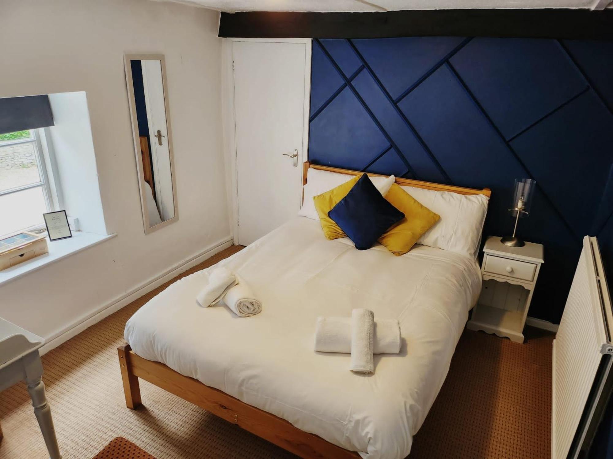 Budget Double Room photo 3